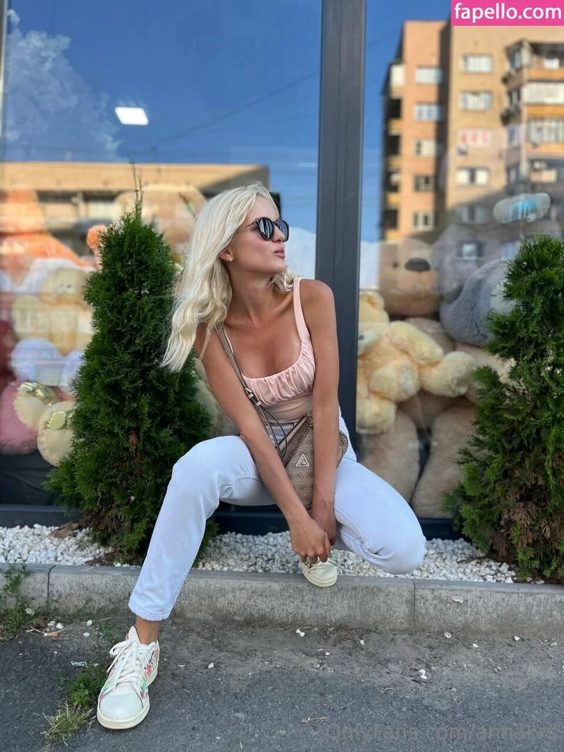 Anna OnlyFans exclusive photo 4 - annakrs premium content