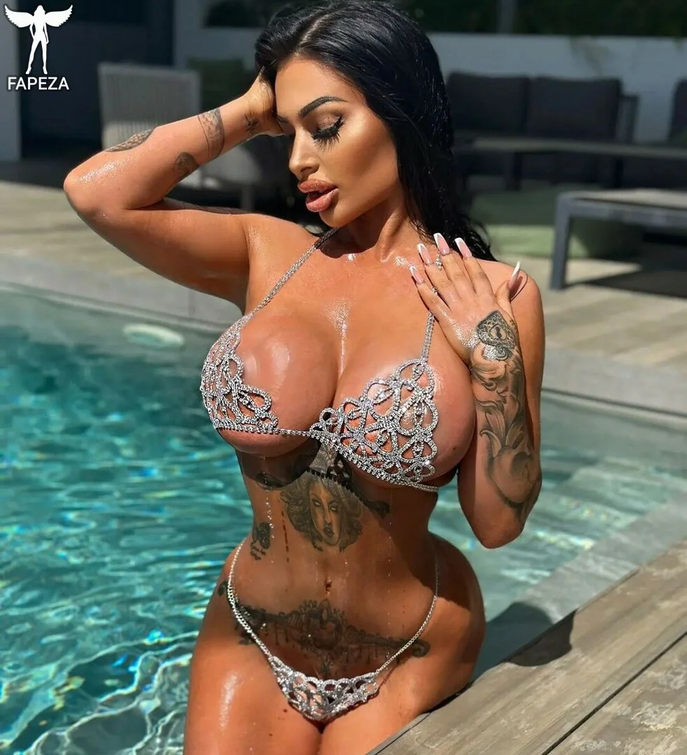 Ava van rose OnlyFans exclusive photo 1 - avavanroseofficial premium content