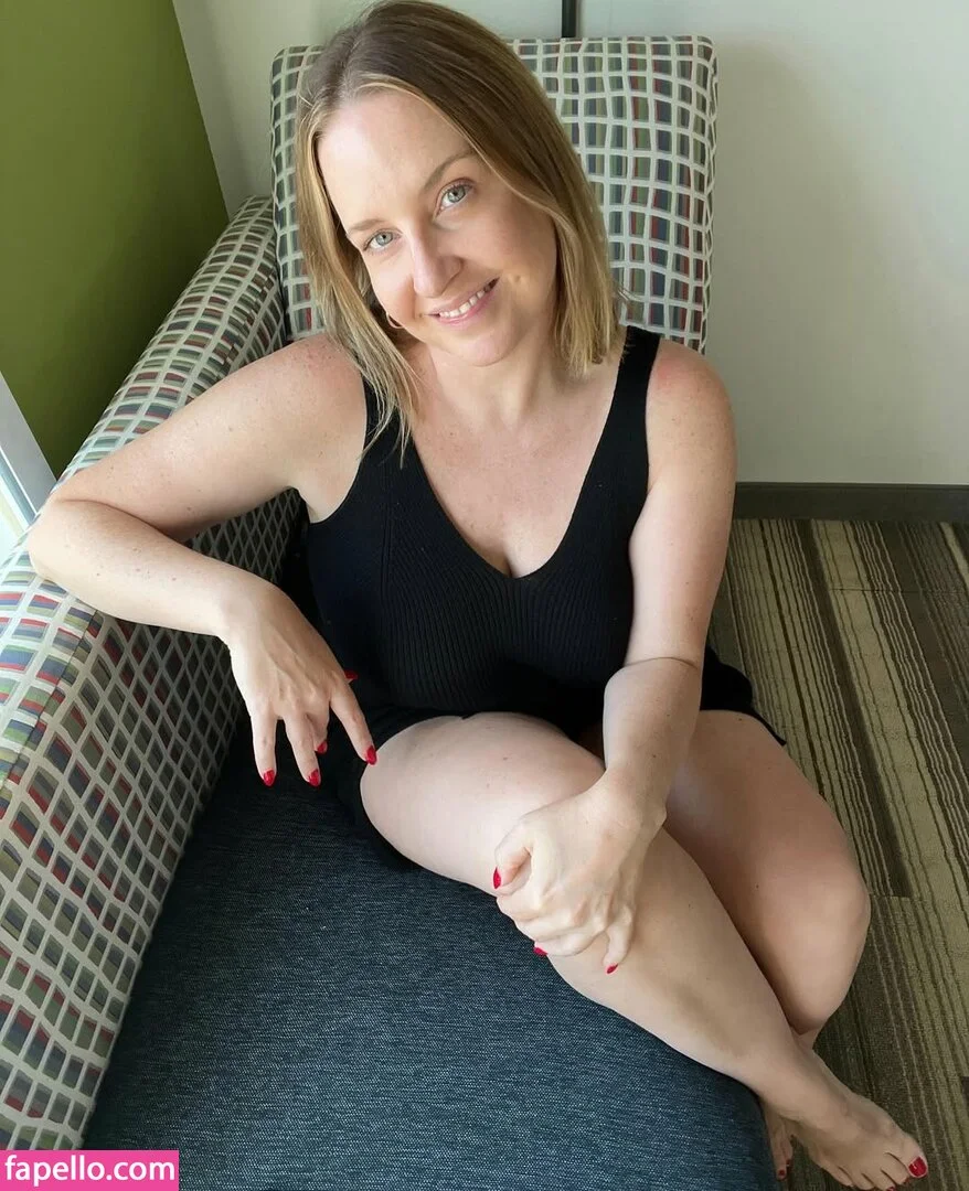 Avril Showers OnlyFans exclusive photo 9 - avrilshowersvip premium content