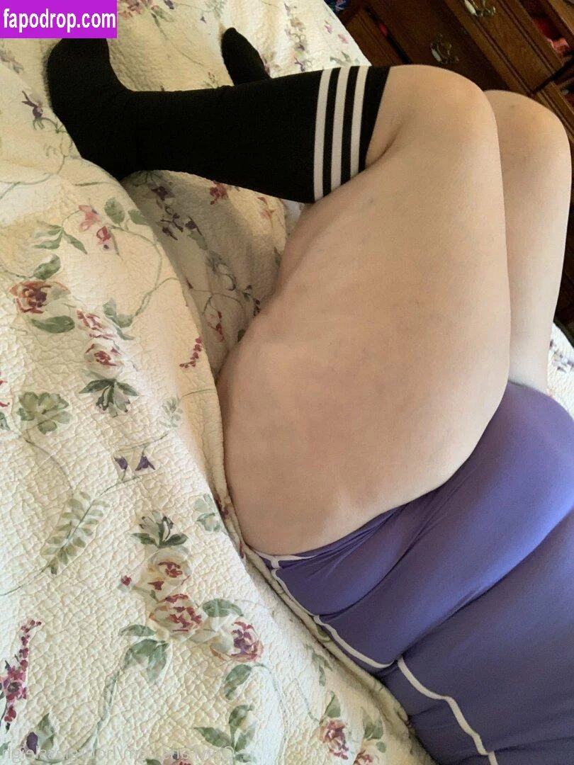 Hourglassleigh OnlyFans exclusive photo 14 - hourglassleigh premium content