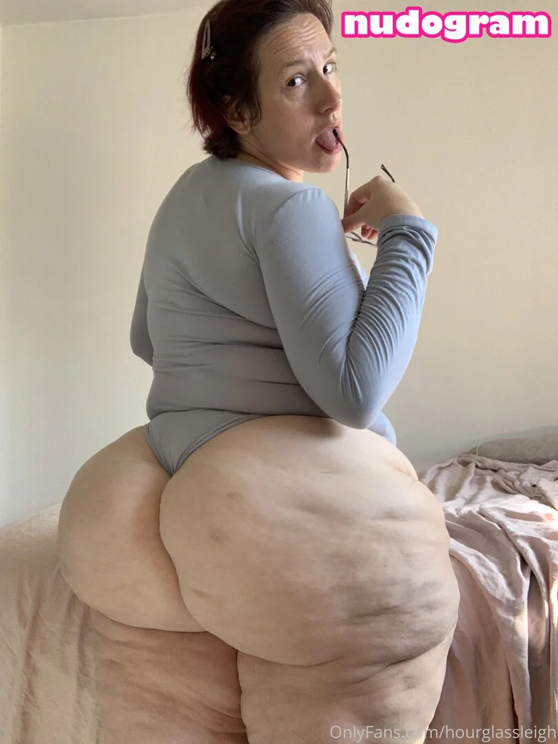 Hourglassleigh OnlyFans exclusive photo 3 - hourglassleigh premium content