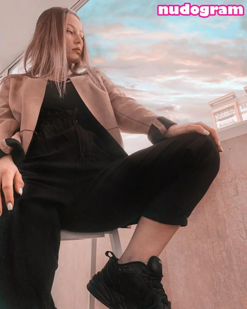 Julianna OnlyFans exclusive photo 9 - jul.x.o premium content