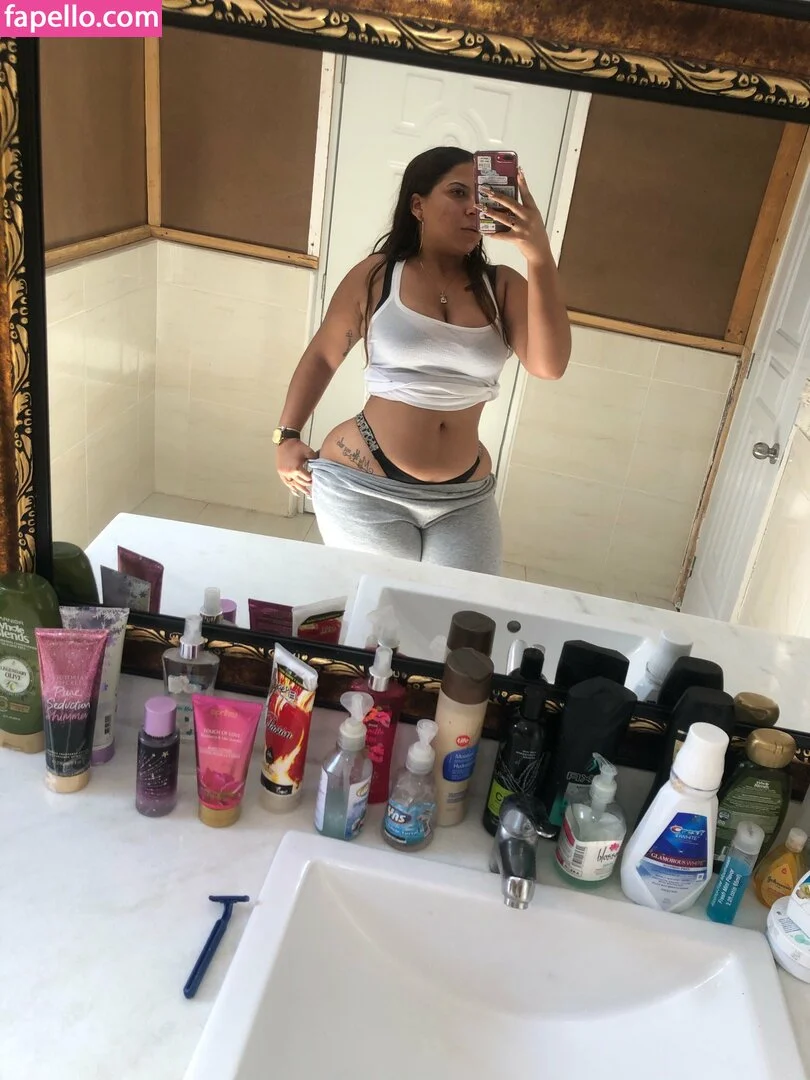 laura tejada OnlyFans exclusive photo 5 - queentejada premium content