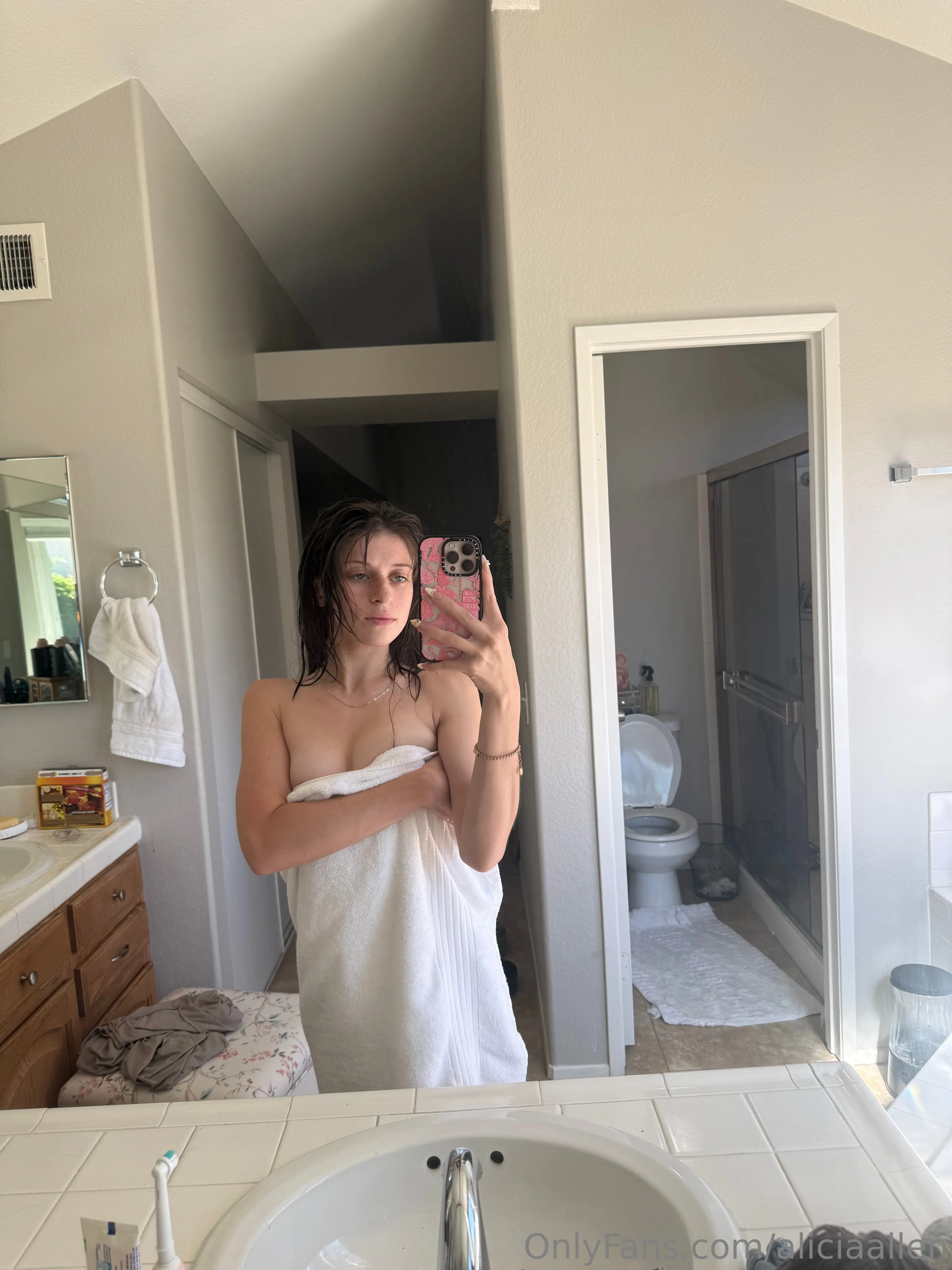 Alicia Allen OnlyFans exclusive photo 23 - aliciaallen premium content