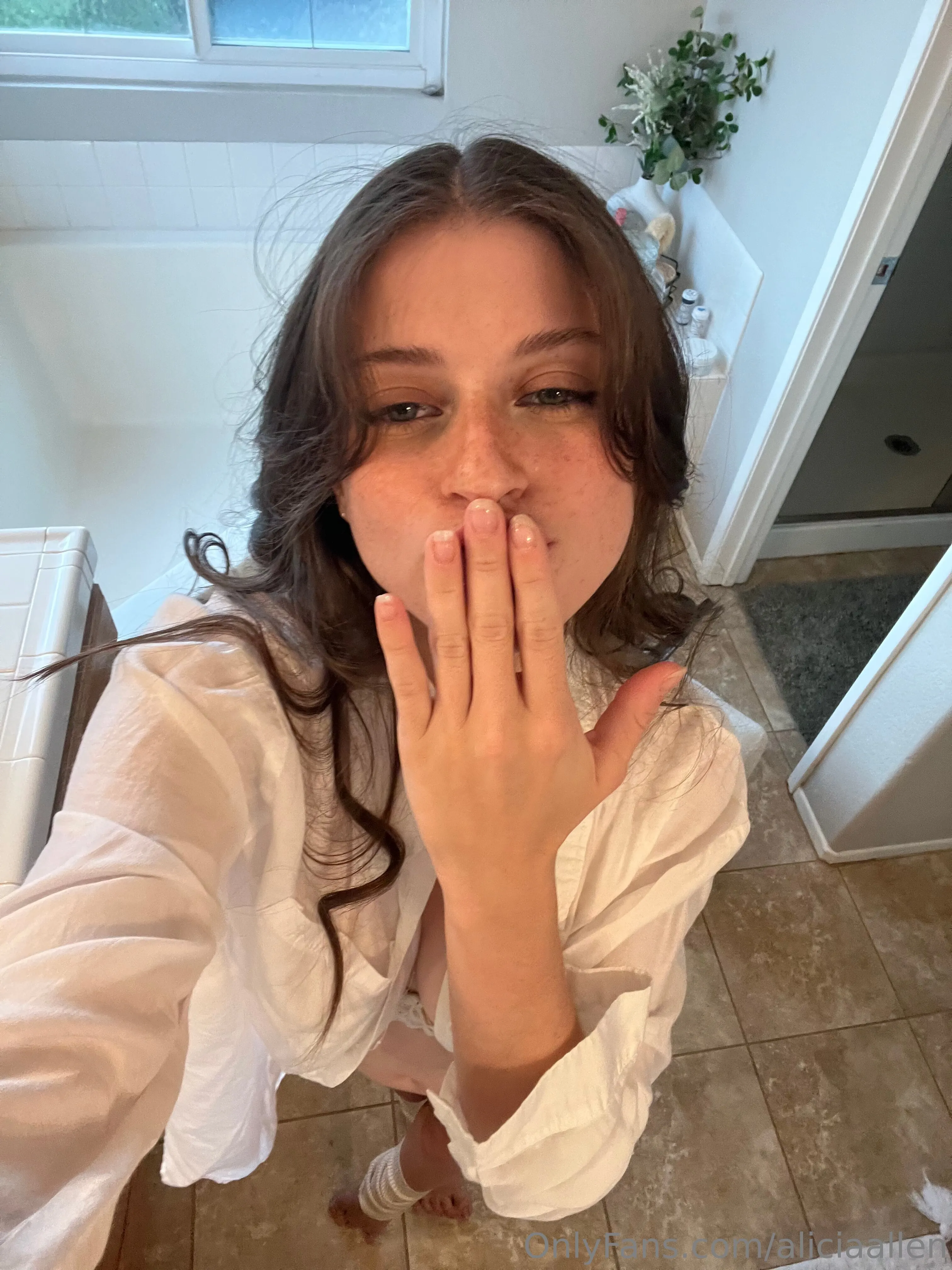 Alicia Allen OnlyFans exclusive photo 21 - aliciaallen premium content