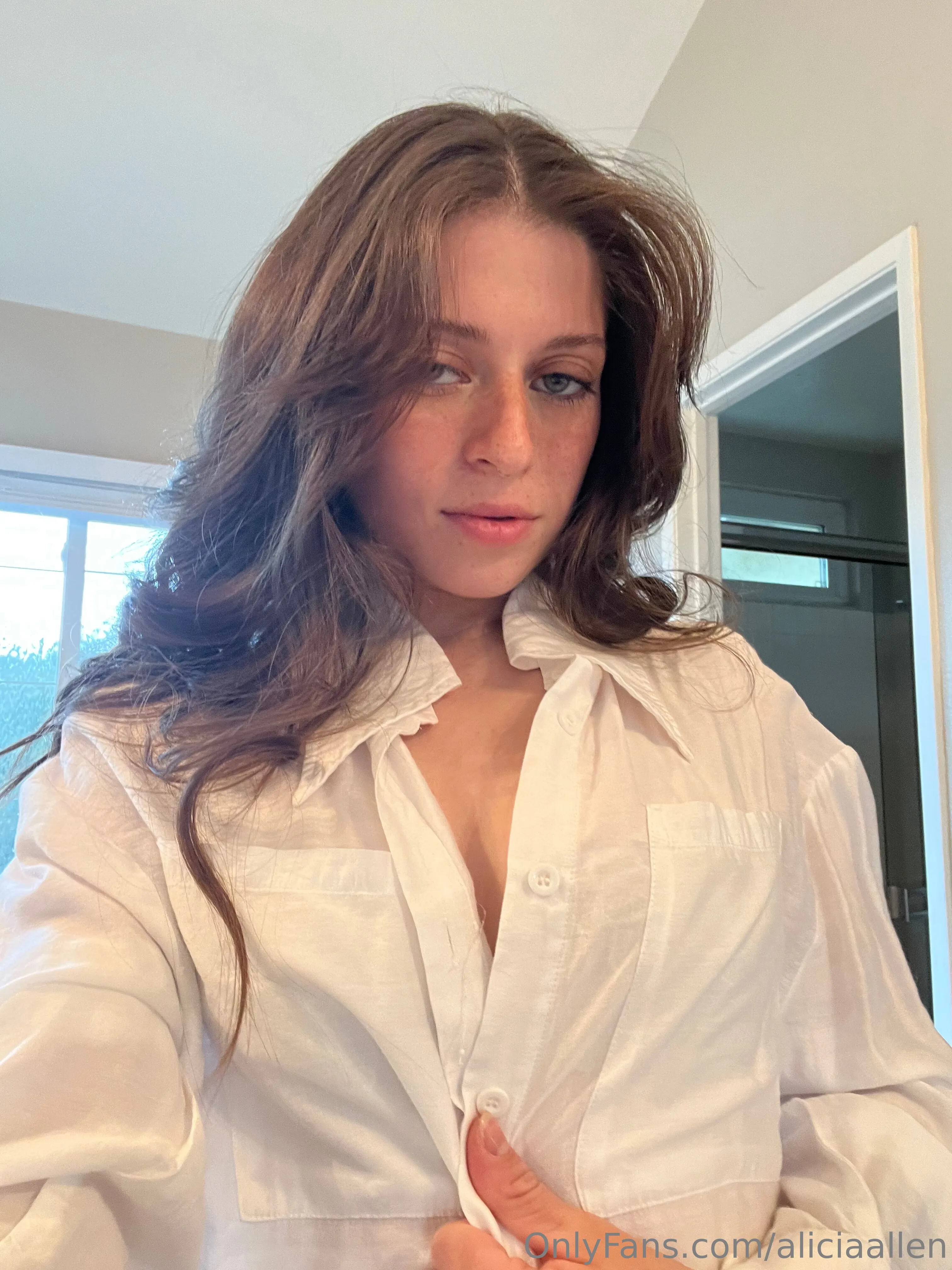 Alicia Allen OnlyFans exclusive photo 3 - aliciaallen premium content