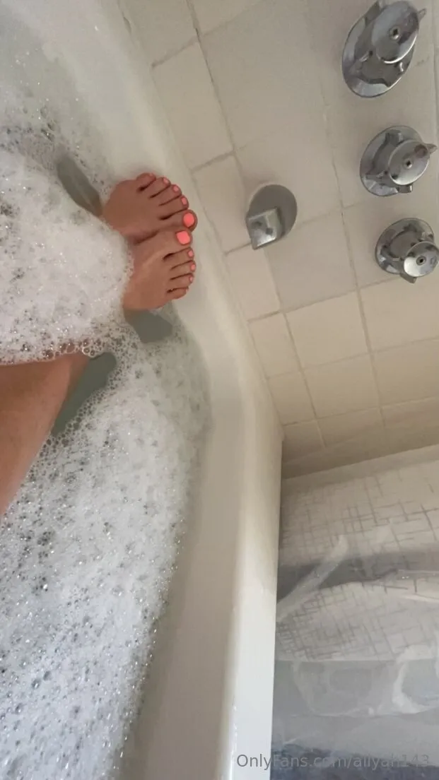 Aliyah143 OnlyFans exclusive photo 5 - aliyah143 premium content