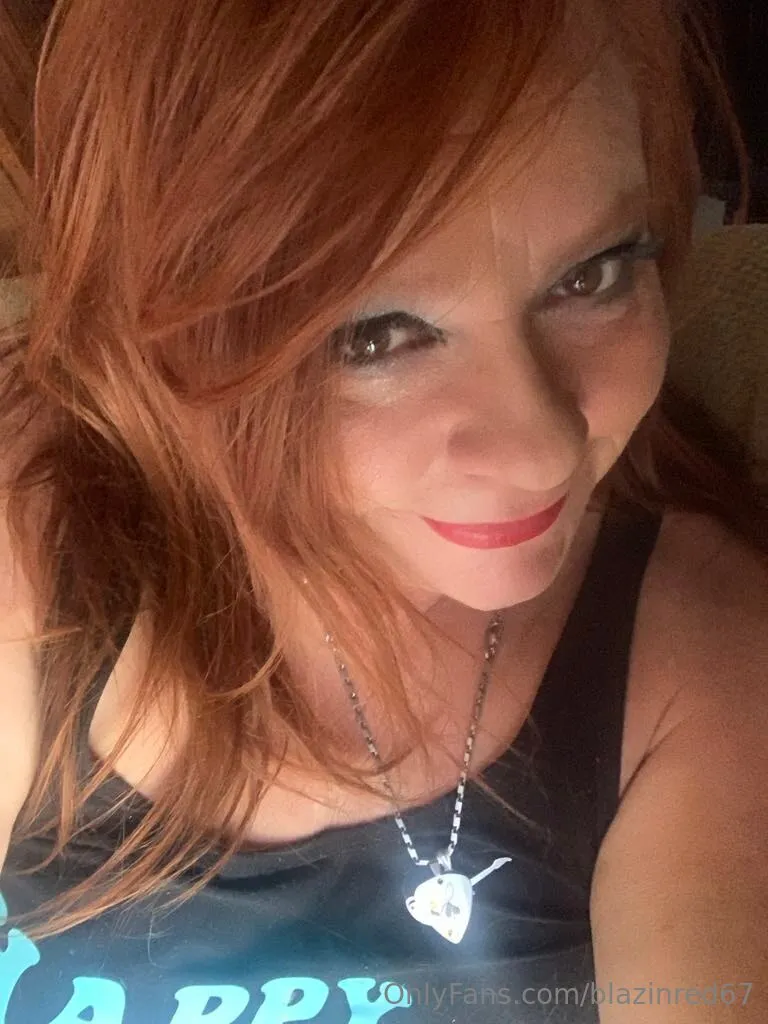 Elizabeth Anne OnlyFans exclusive photo 1 - blazinred67 premium content