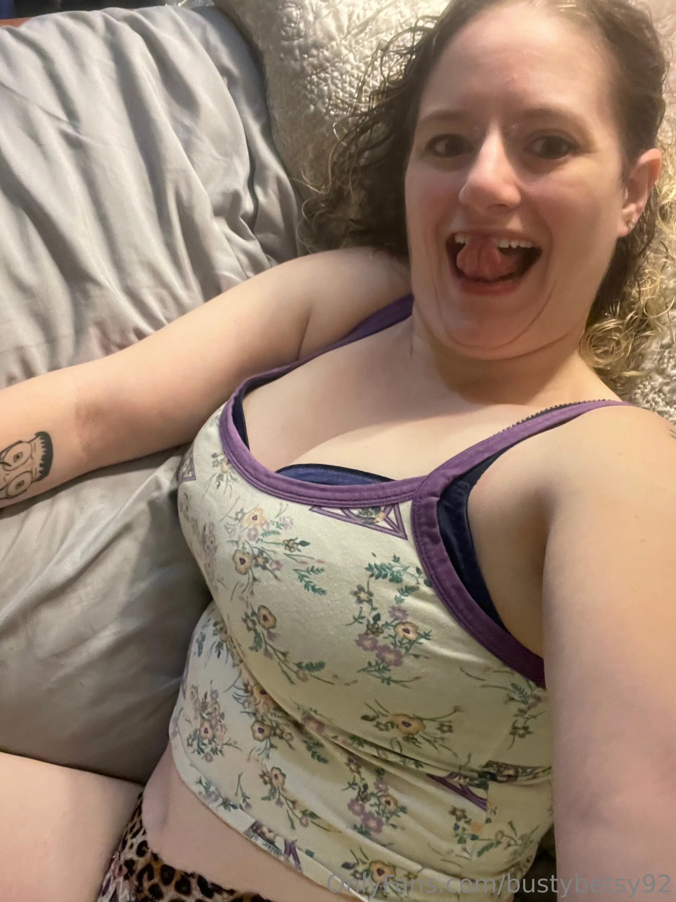 Busty Betsy OnlyFans exclusive photo 7 - bustybetsy92 premium content