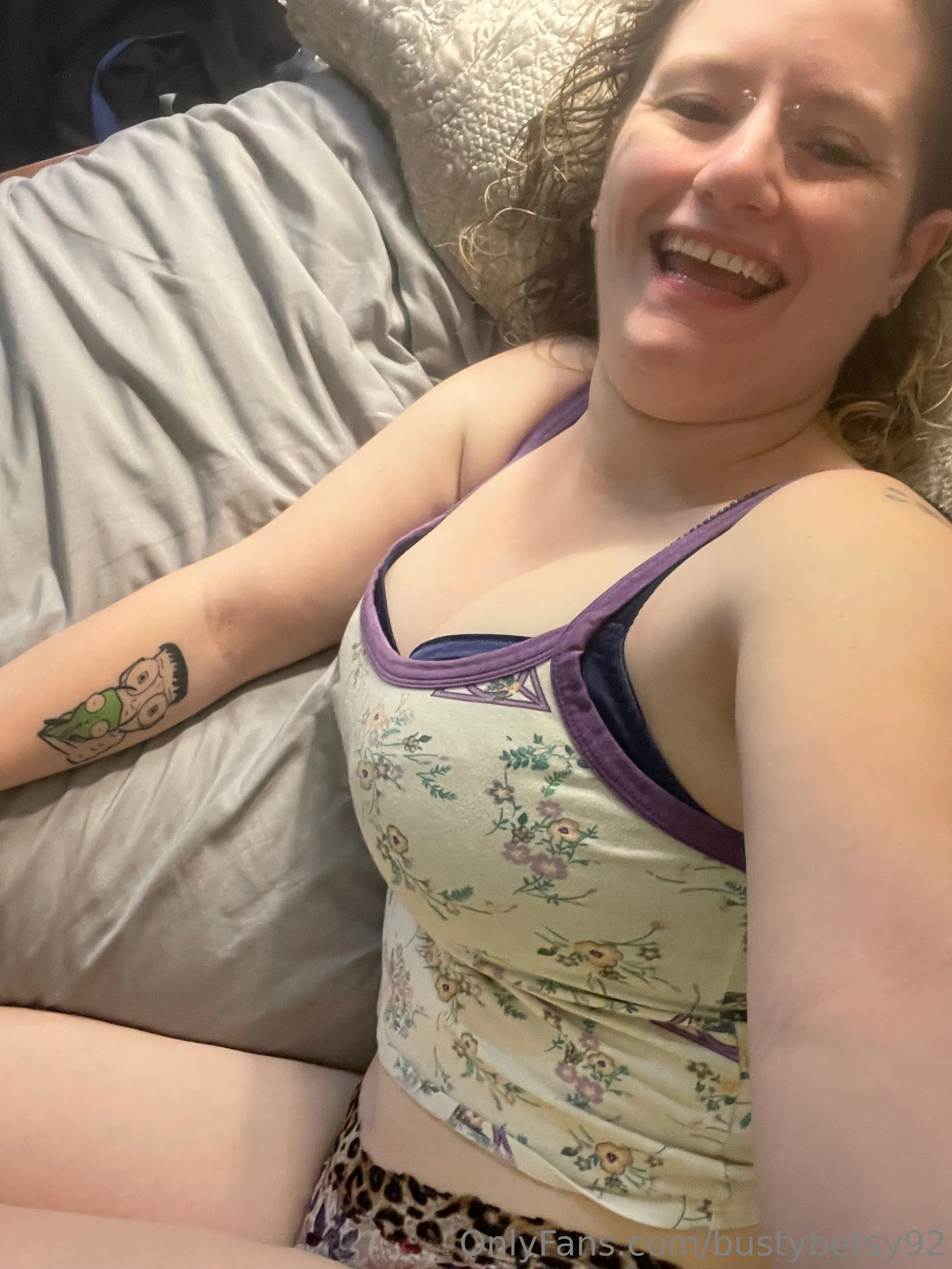 Busty Betsy OnlyFans exclusive photo 5 - bustybetsy92 premium content