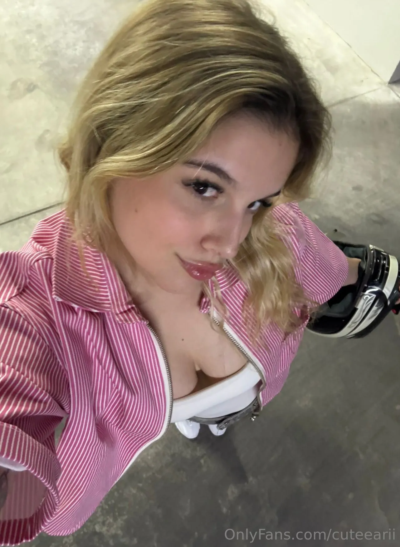 Ari 💙 OnlyFans exclusive photo 9 - cuteearii premium content