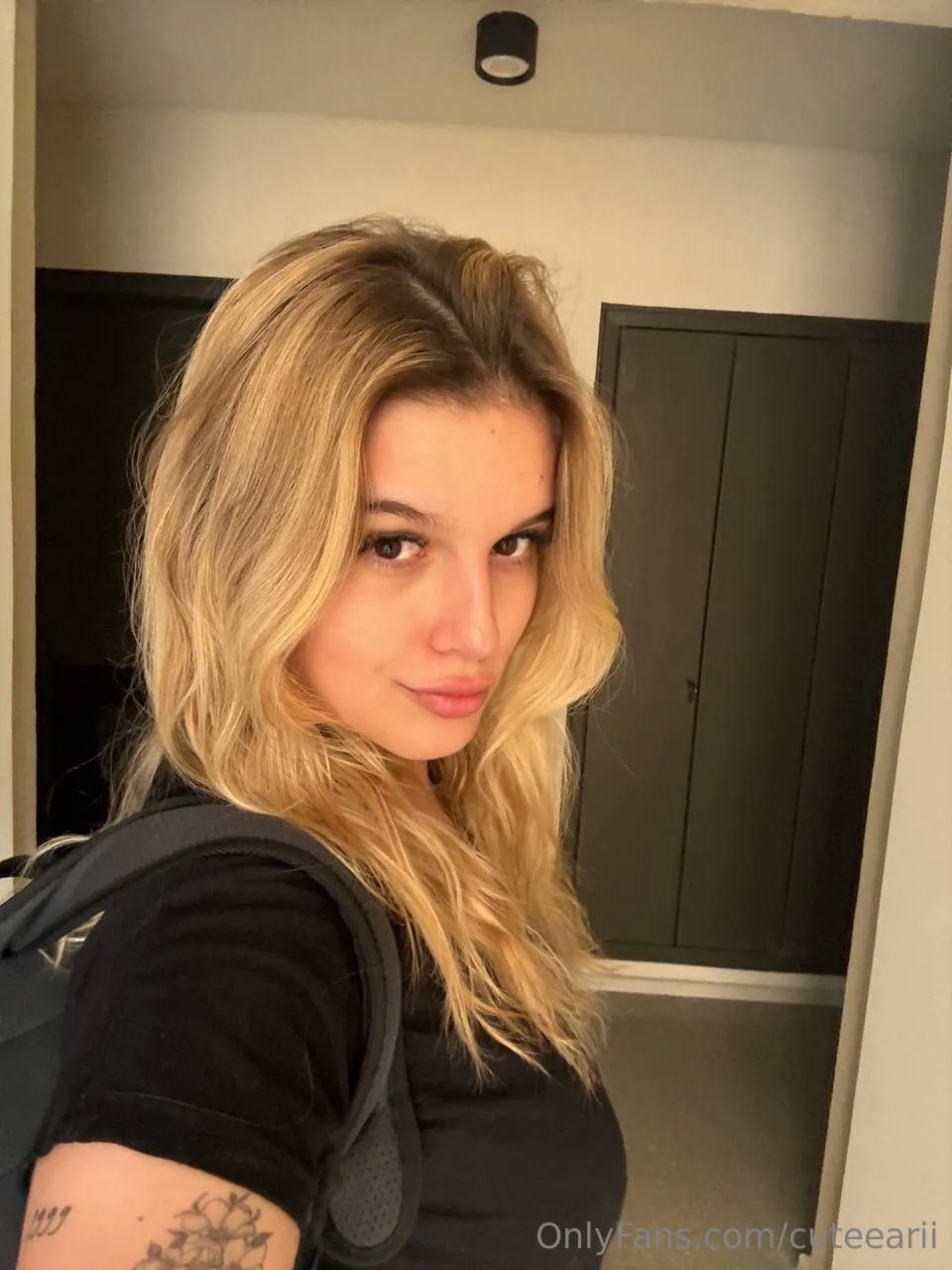 Ari 💙 OnlyFans exclusive photo 7 - cuteearii premium content