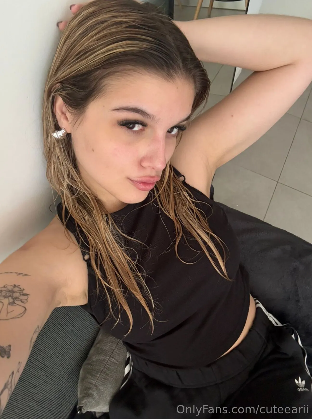 Ari 💙 OnlyFans exclusive photo 4 - cuteearii premium content