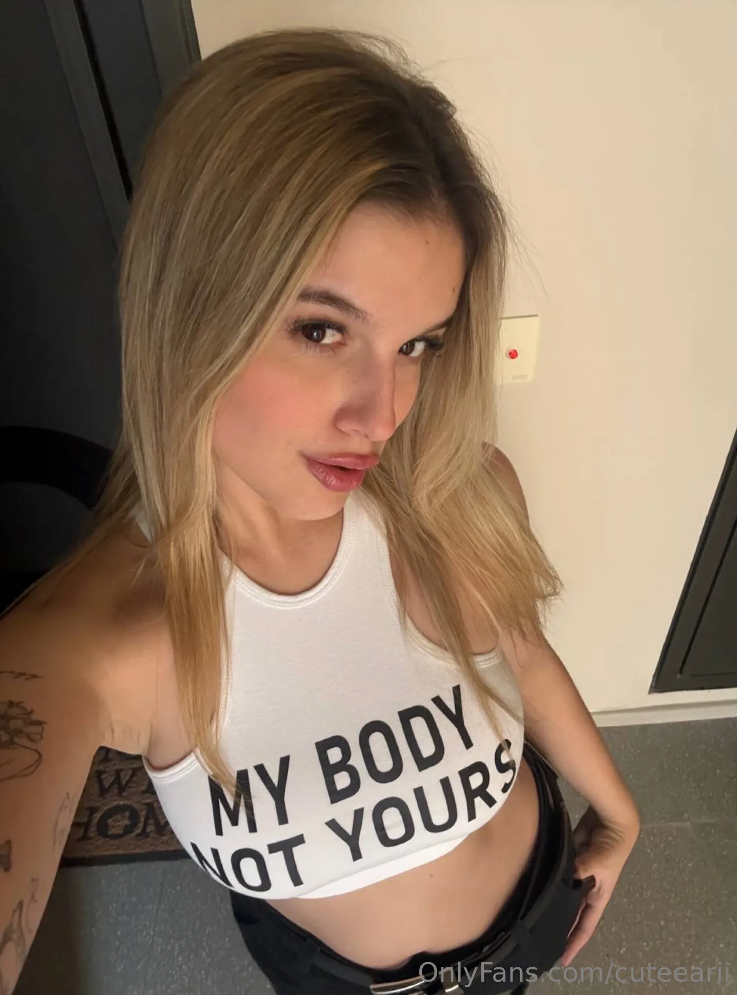 Ari 💙 OnlyFans exclusive photo 3 - cuteearii premium content