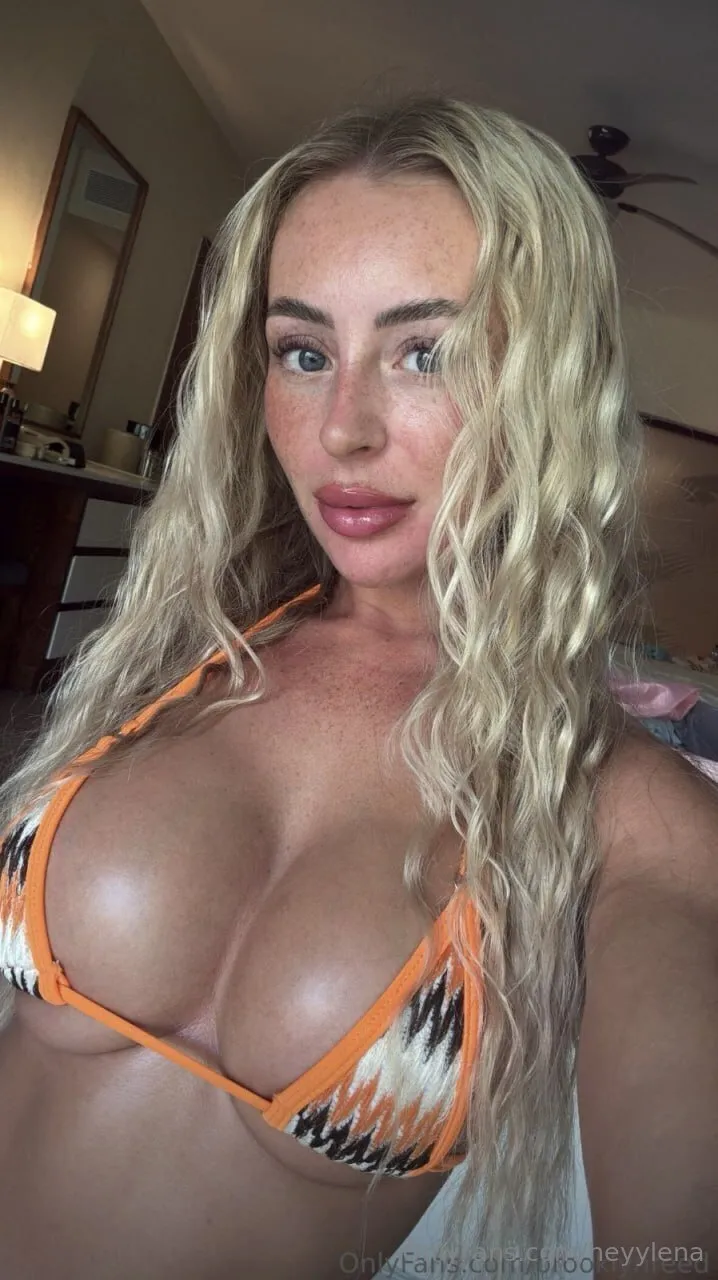 Lena 🌸 OnlyFans exclusive photo 15 - heyylena premium content