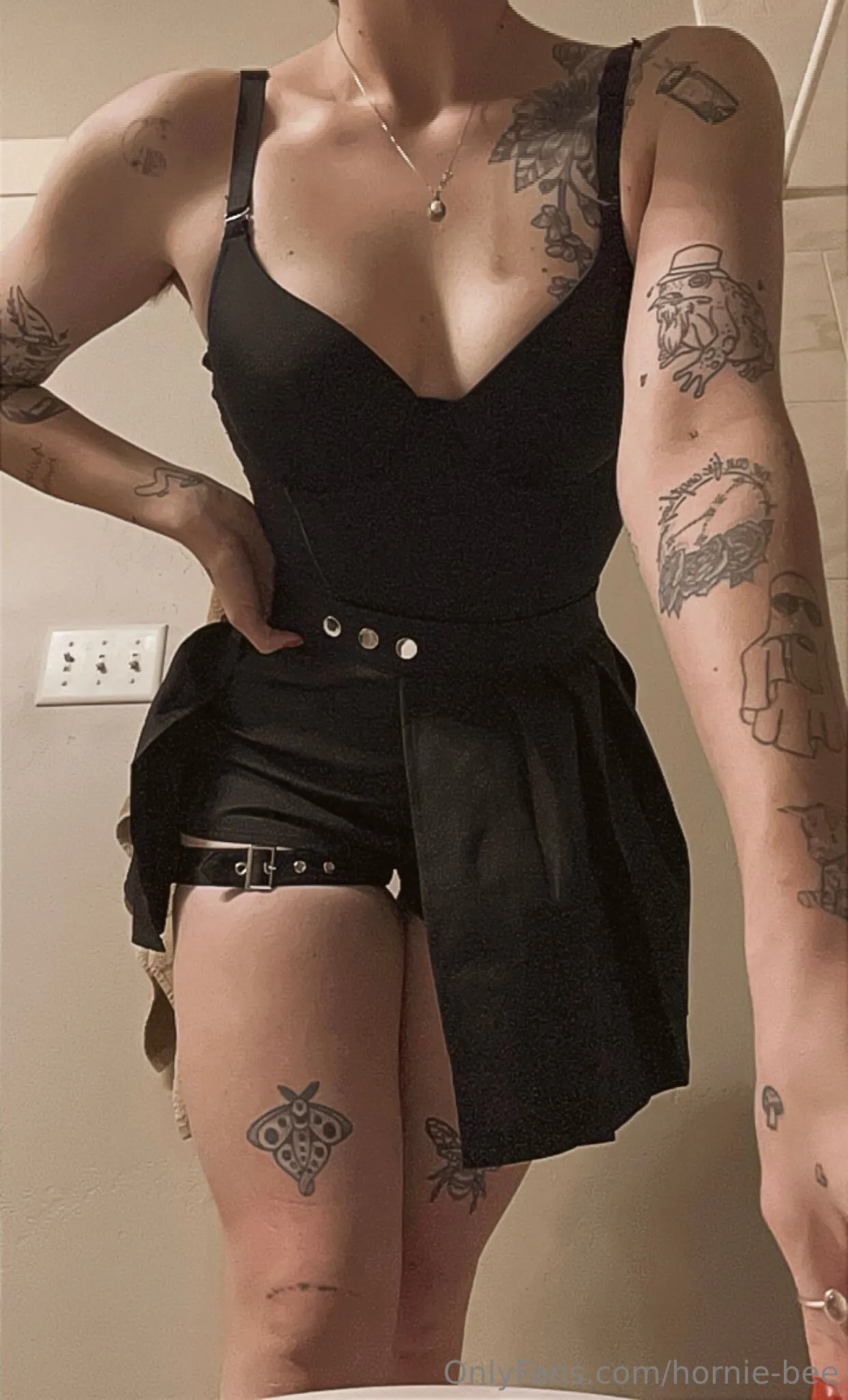 Hornie.-.bee OnlyFans exclusive photo 1 - hornie-bee premium content