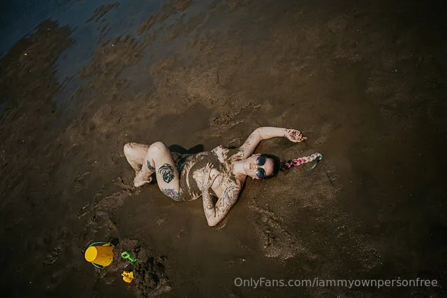 Iammyownpersonfree OnlyFans exclusive photo 5 - iammyownpersonfree premium content