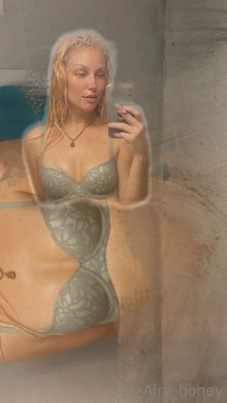 𝒜𝒾𝓇𝓎 𝐻𝑜𝓃𝑒𝓎 OnlyFans exclusive photo 26 - airyhoney premium content