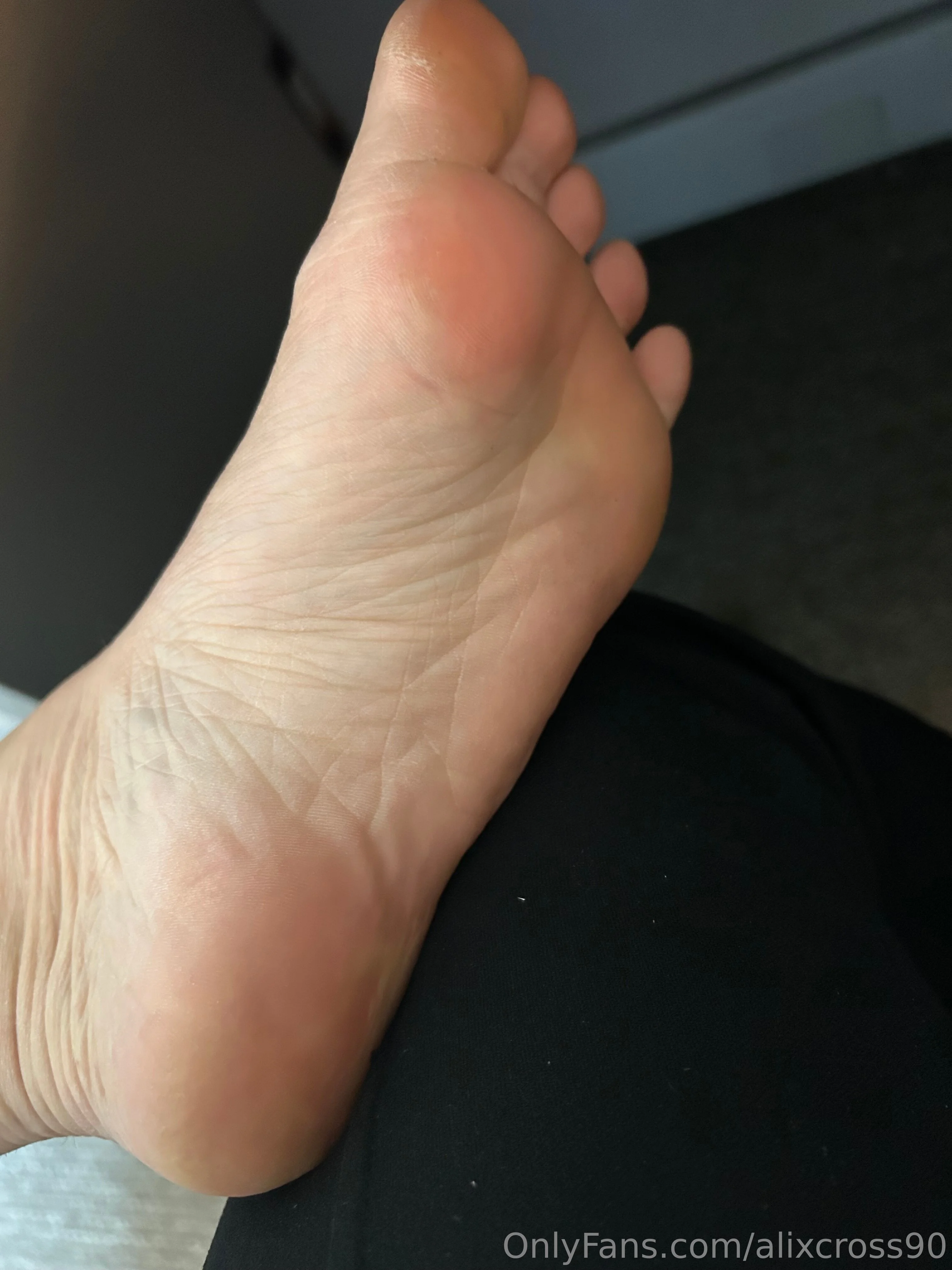 Alix Cross OnlyFans exclusive photo 3 - alixcross90 premium content