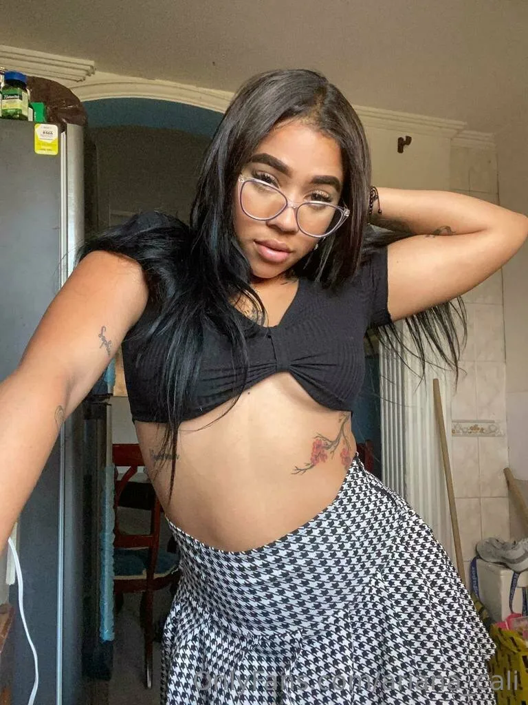 Ariana Cali🌹 OnlyFans exclusive photo 2 - ariana_cali premium content