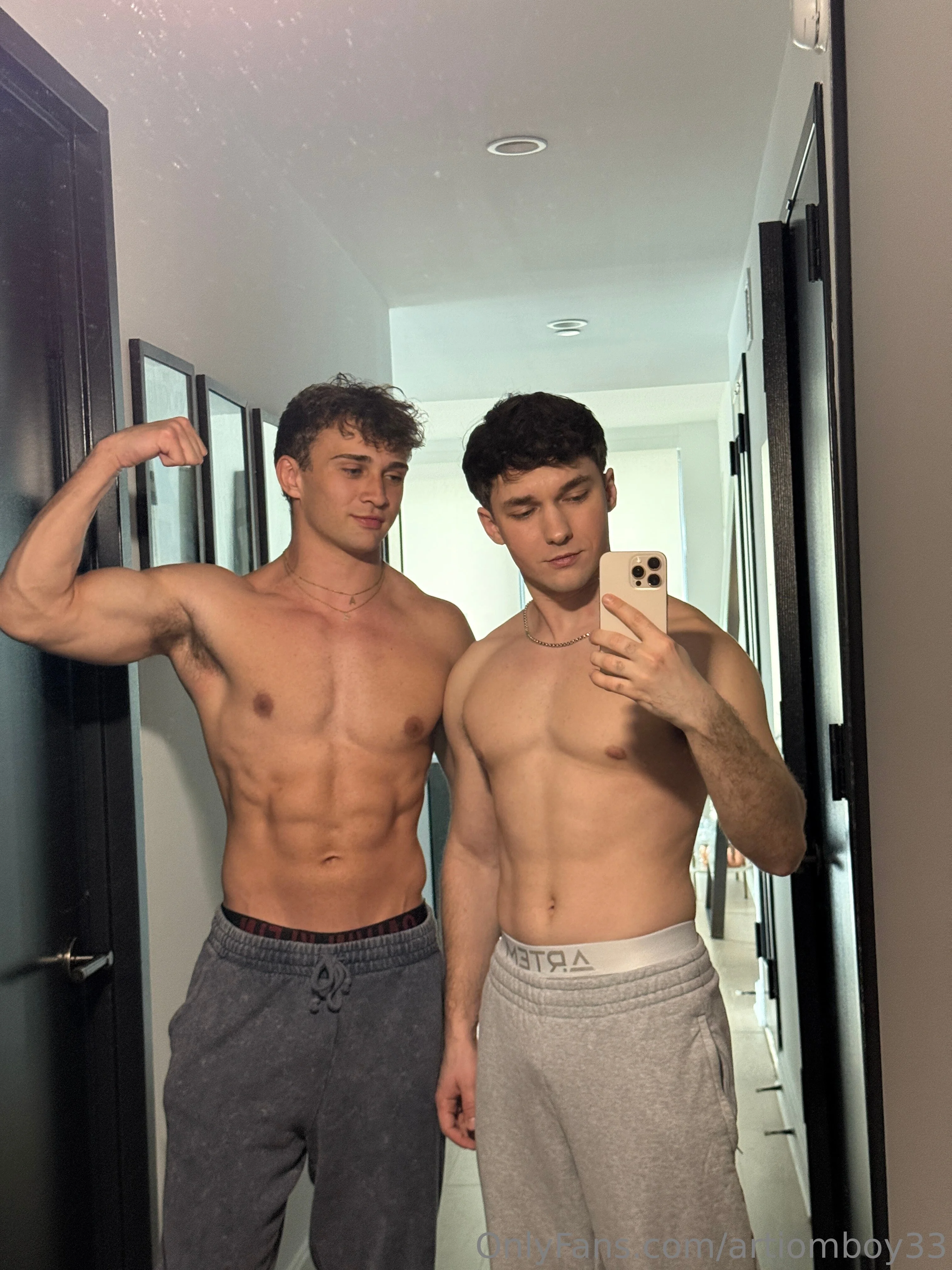 art roger philips OnlyFans exclusive photo 9 - artiomboy33 premium content