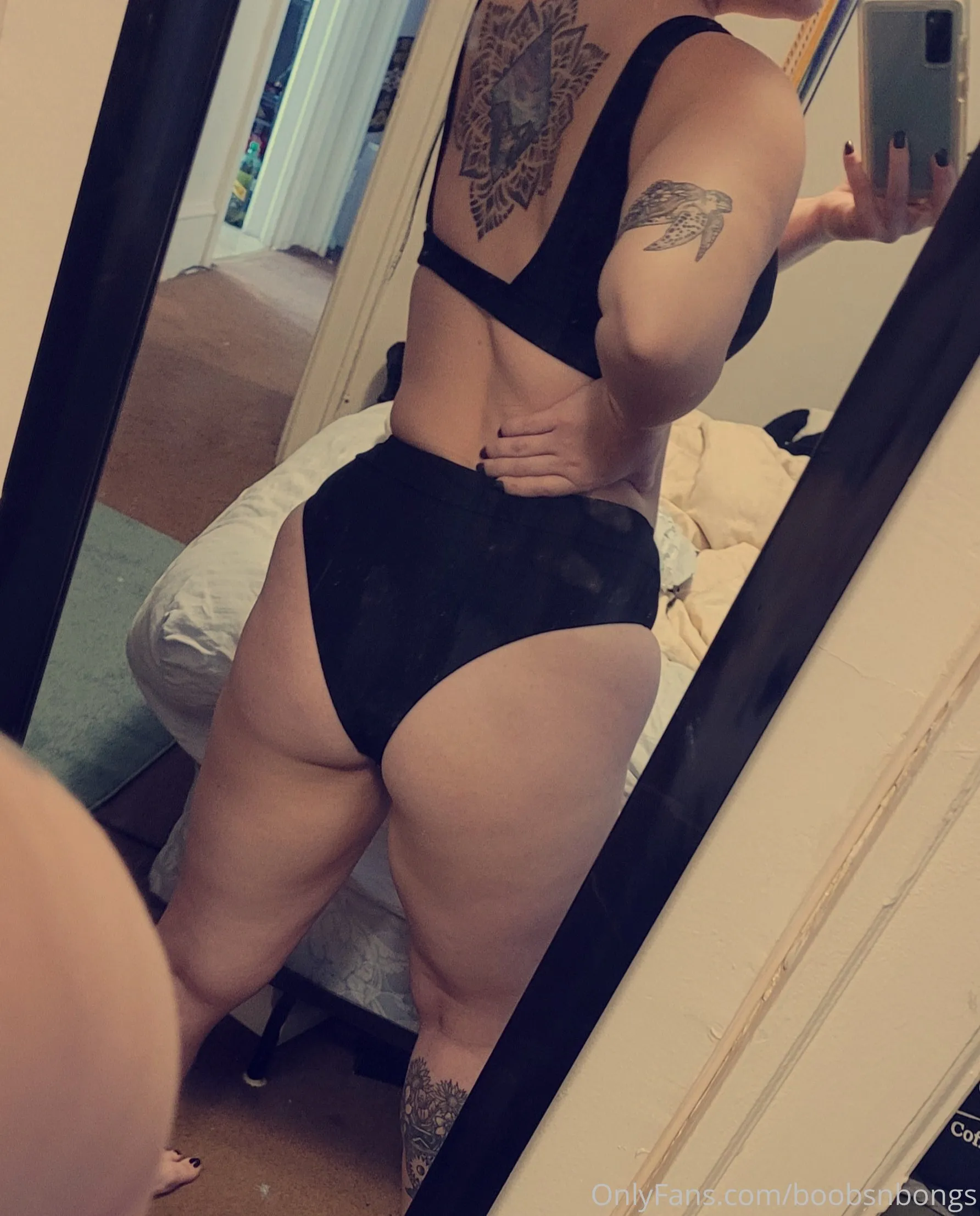 Allie OnlyFans exclusive photo 7 - boobsnbongs premium content