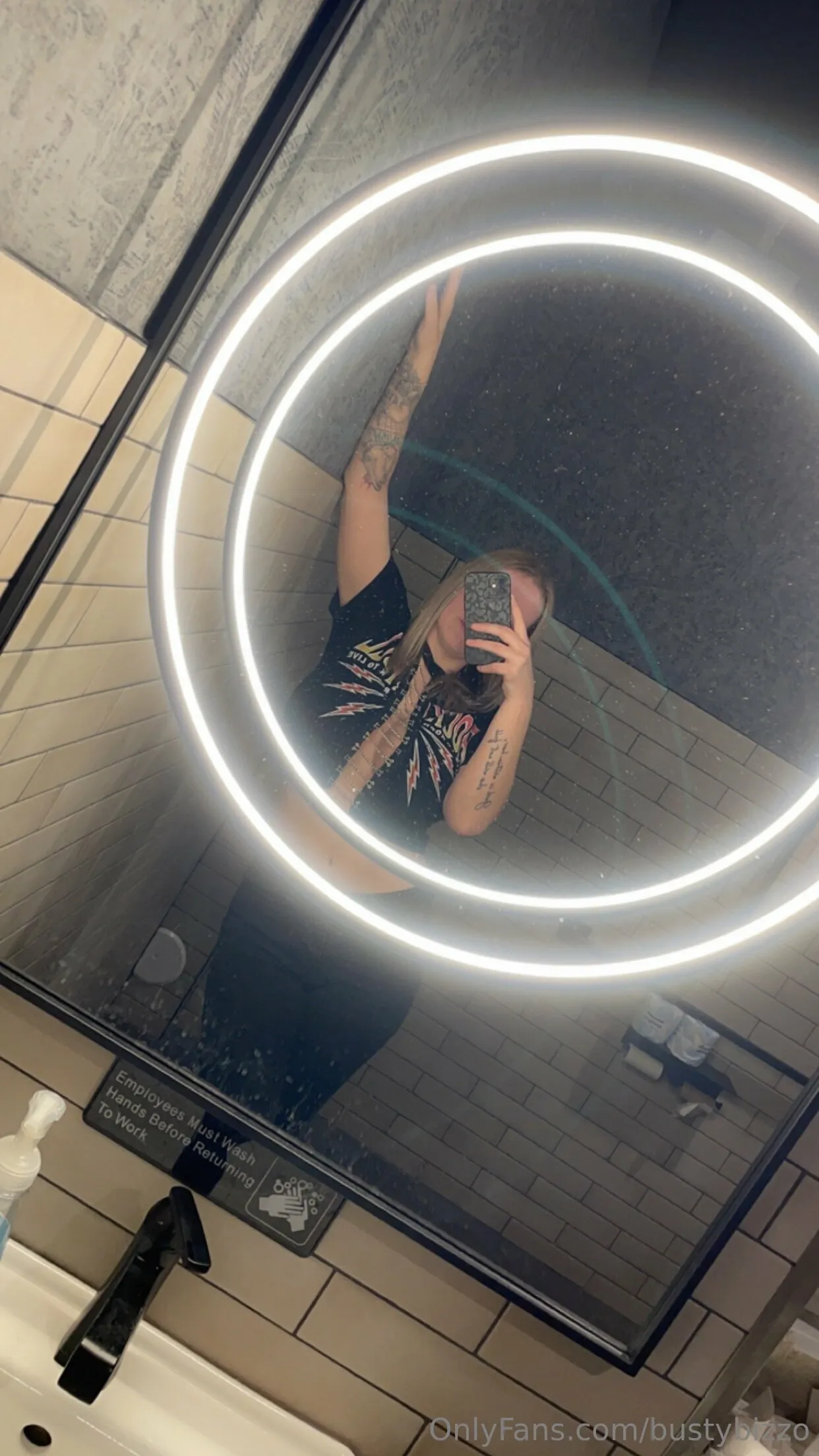 Bizzo 🦋 OnlyFans exclusive photo 13 - bustybizzo premium content