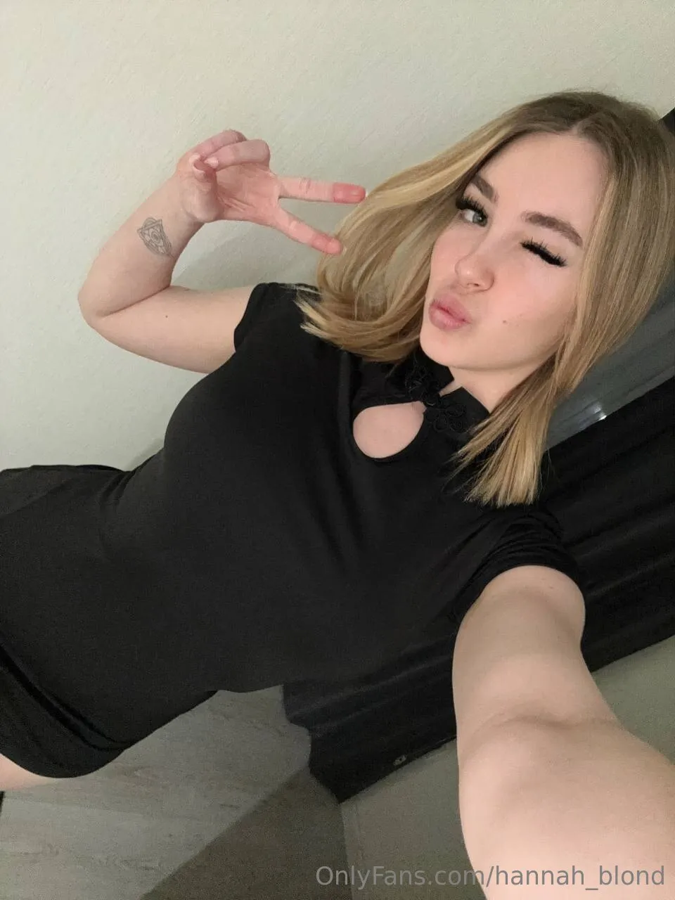 Hannah🐰 OnlyFans exclusive photo 13 - hannah_blond premium content