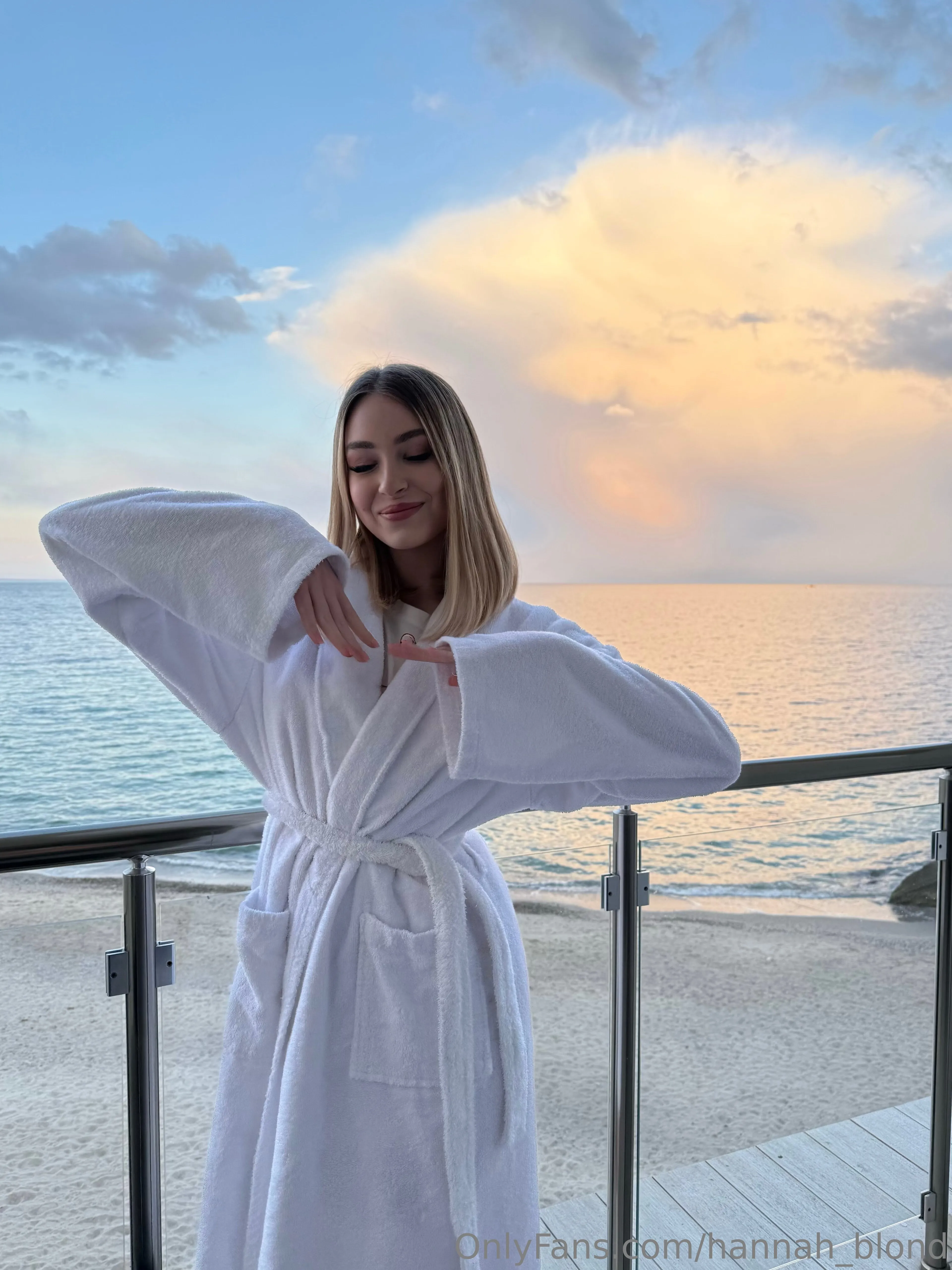 Hannah🐰 OnlyFans exclusive photo 1 - hannah_blond premium content