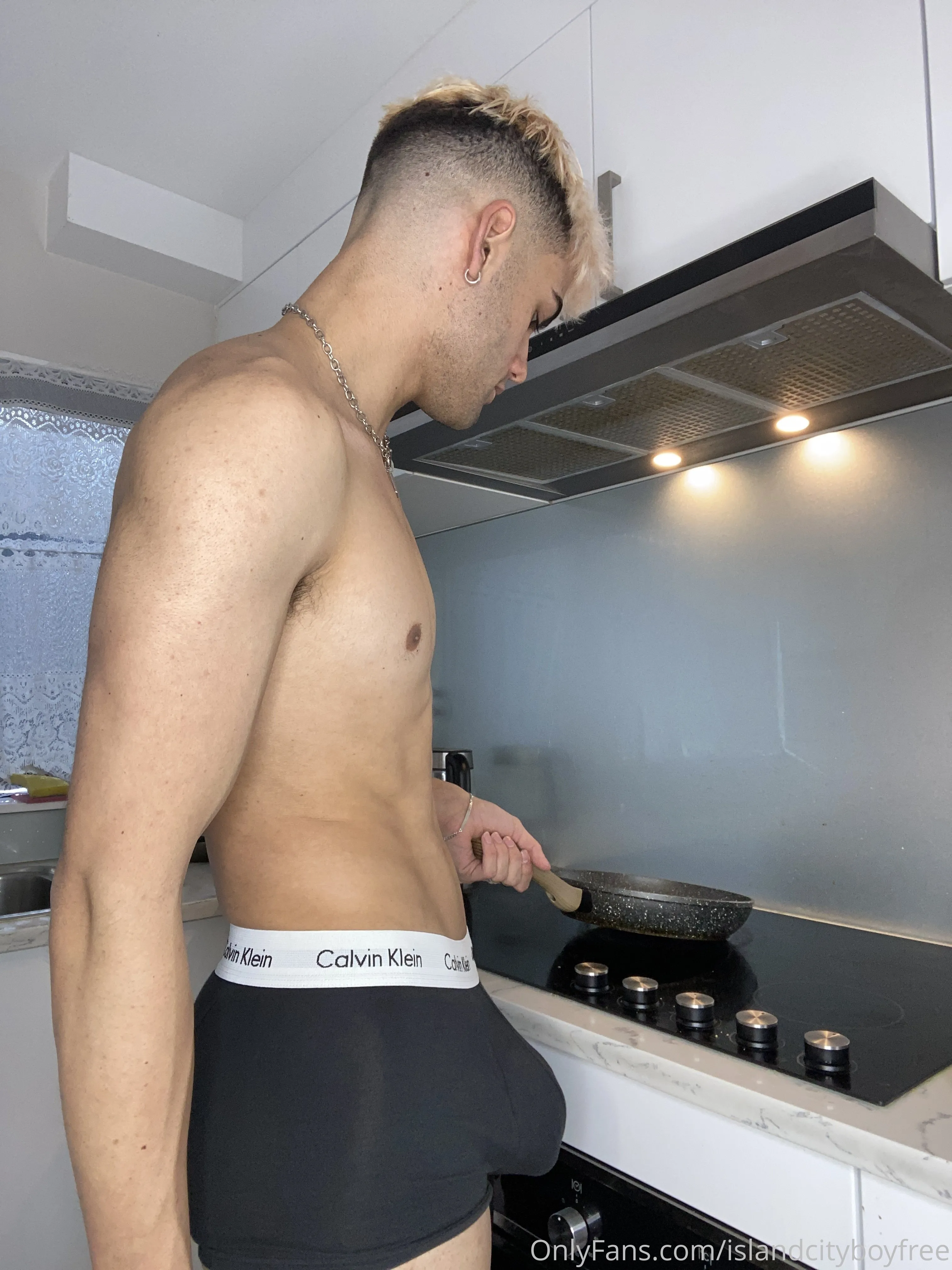 Islandcityboyfree OnlyFans exclusive photo 8 - islandcityboyfree premium content