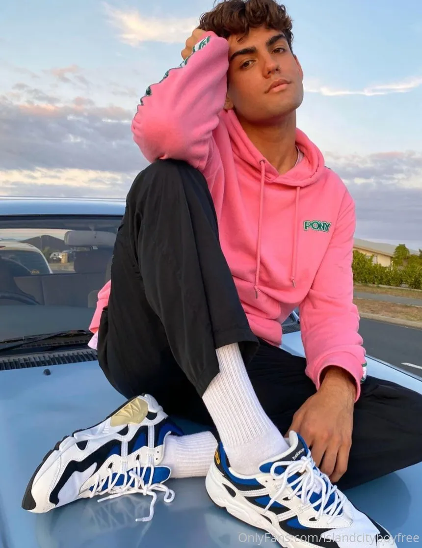 Islandcityboyfree OnlyFans exclusive photo 2 - islandcityboyfree premium content