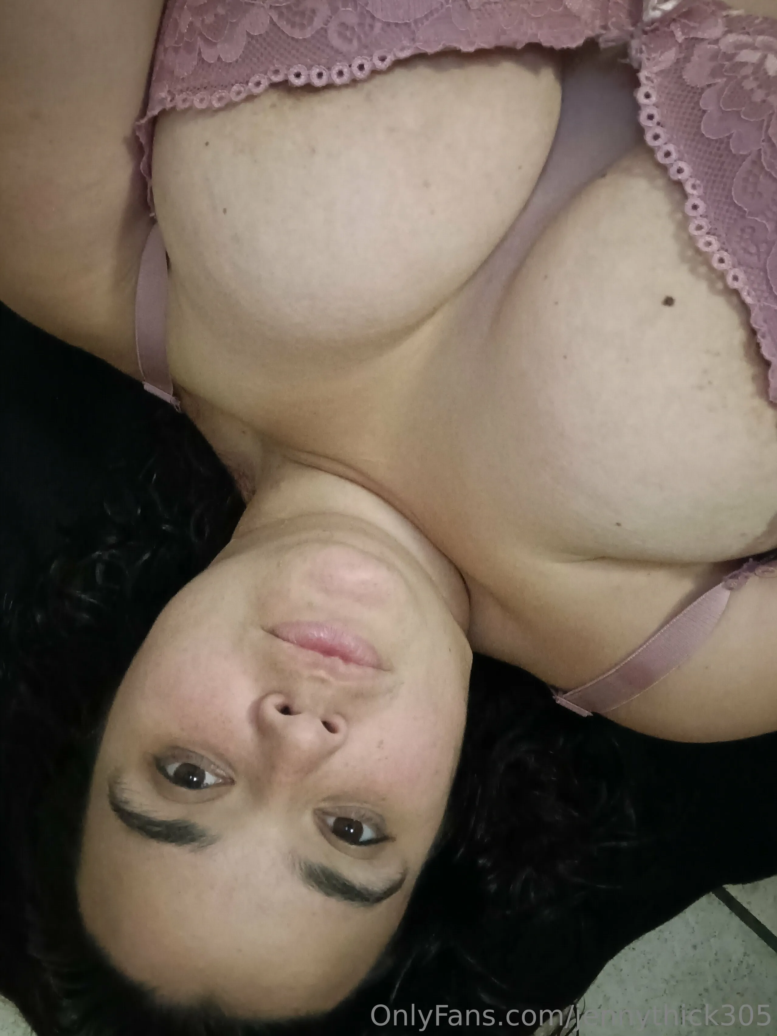Jenniffer OnlyFans exclusive photo 5 - jennythick305 premium content