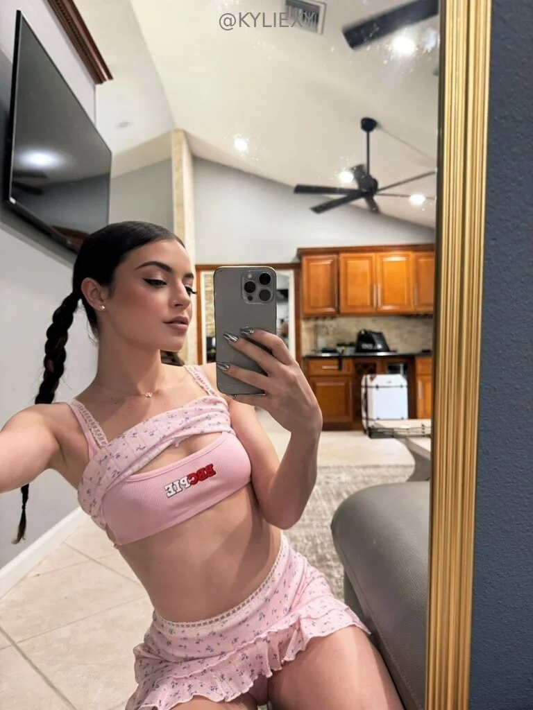 Kylie Quinn OnlyFans exclusive photo 12 - kyliexy premium content