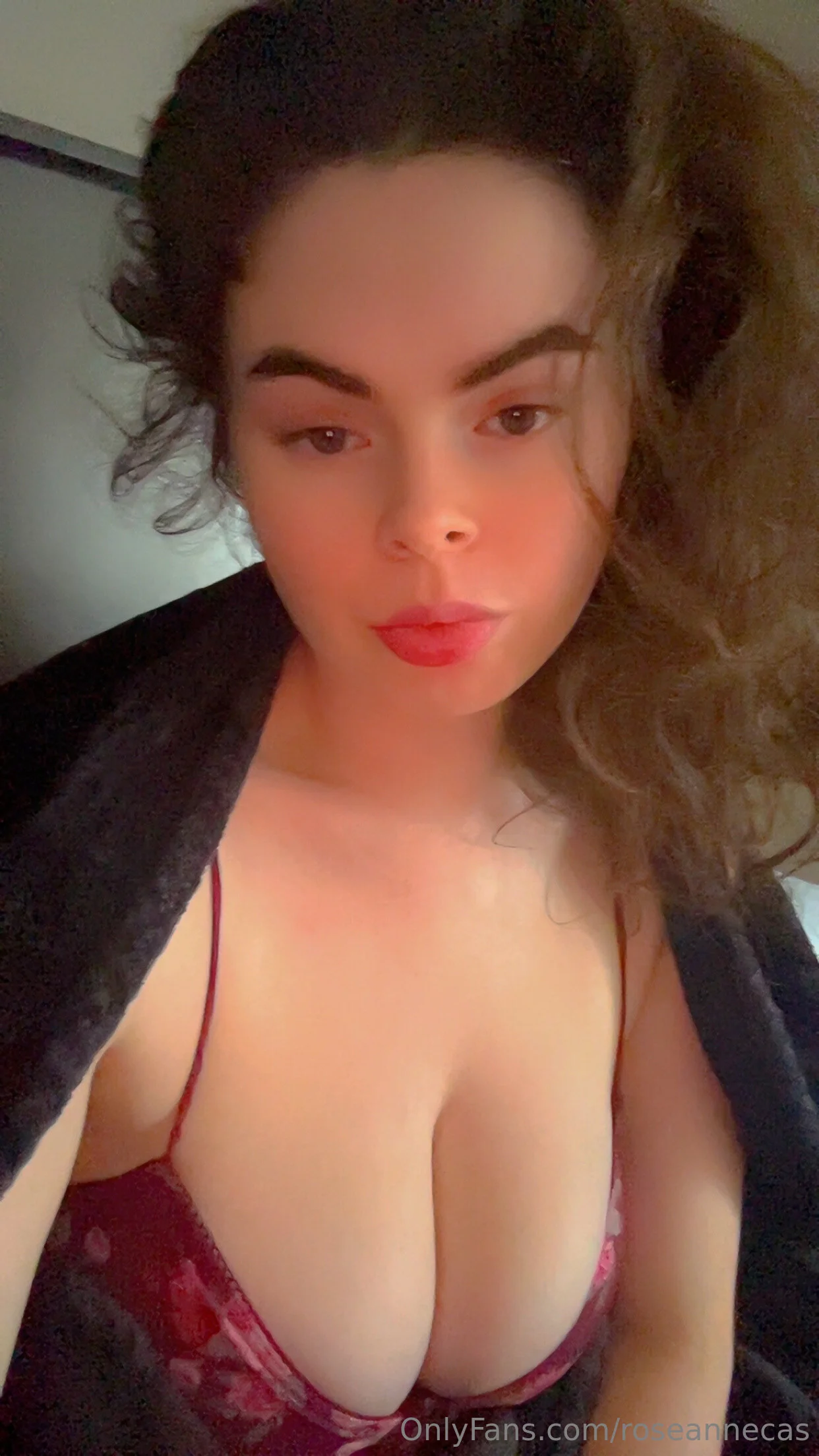 Roseanne Castillo OnlyFans exclusive photo 1 - roseannecas premium content