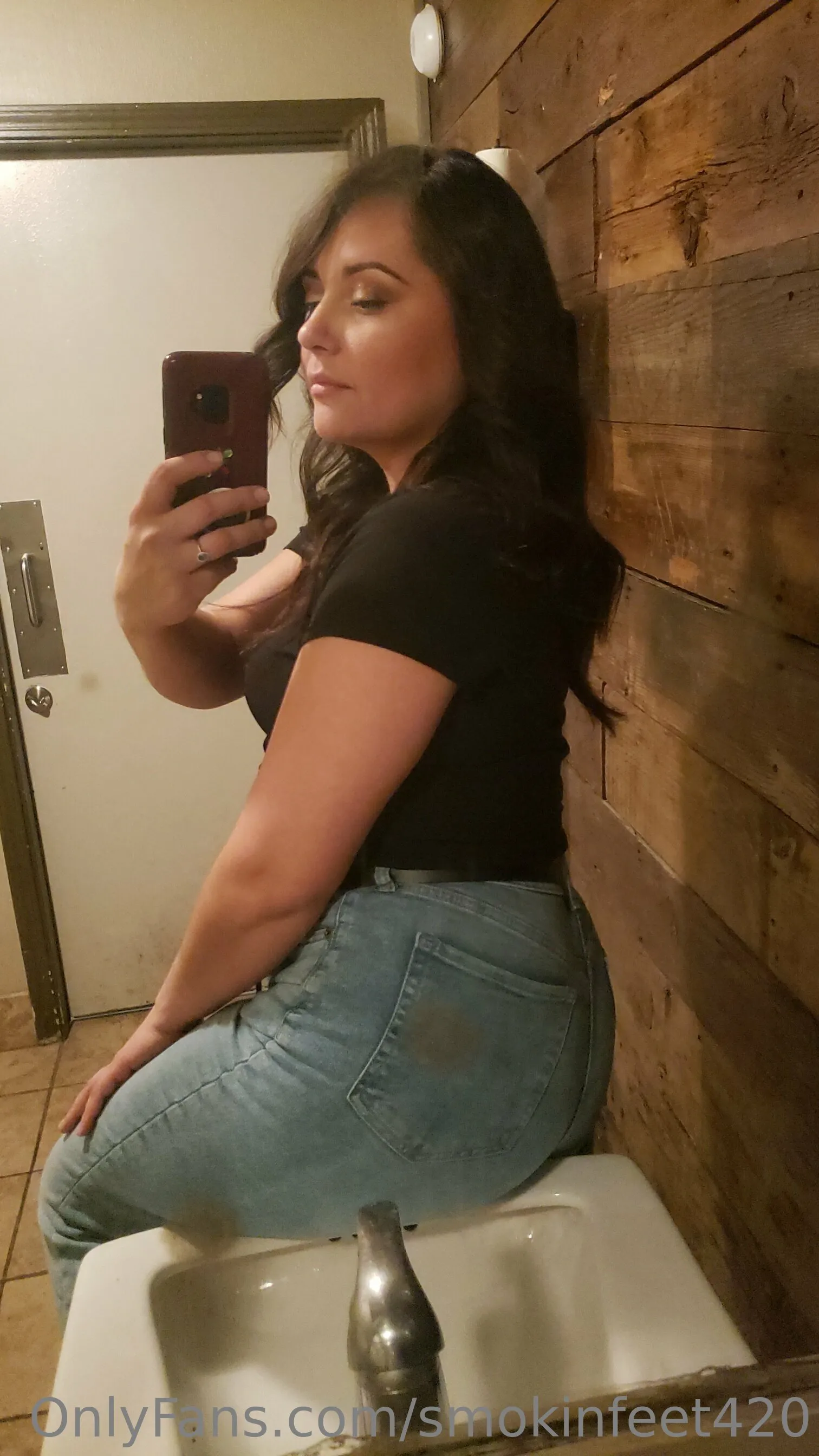 Smokinfeet420 OnlyFans exclusive photo 3 - smokinfeet420 premium content