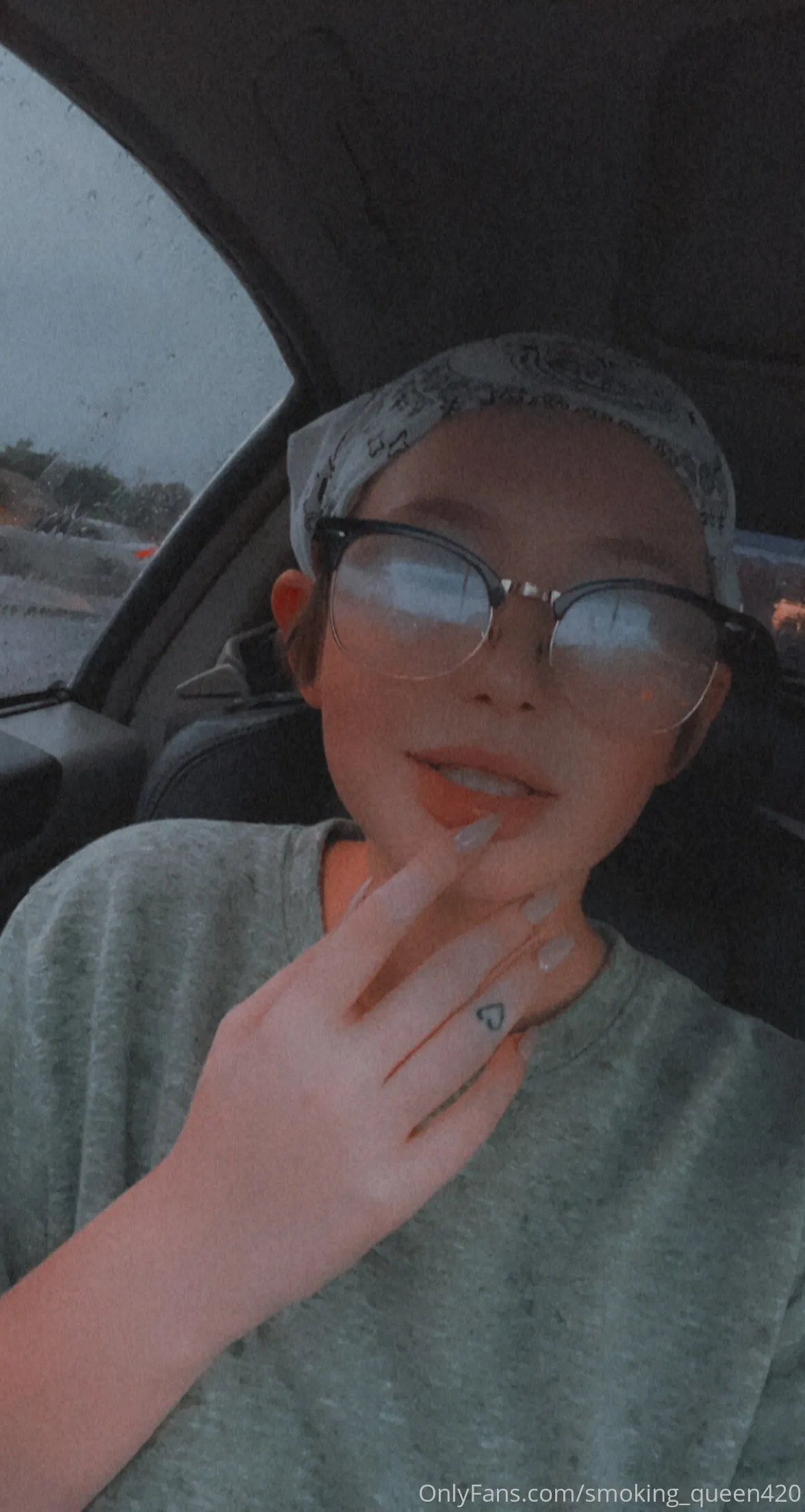 livi OnlyFans exclusive photo 21 - smoking_queen420 premium content