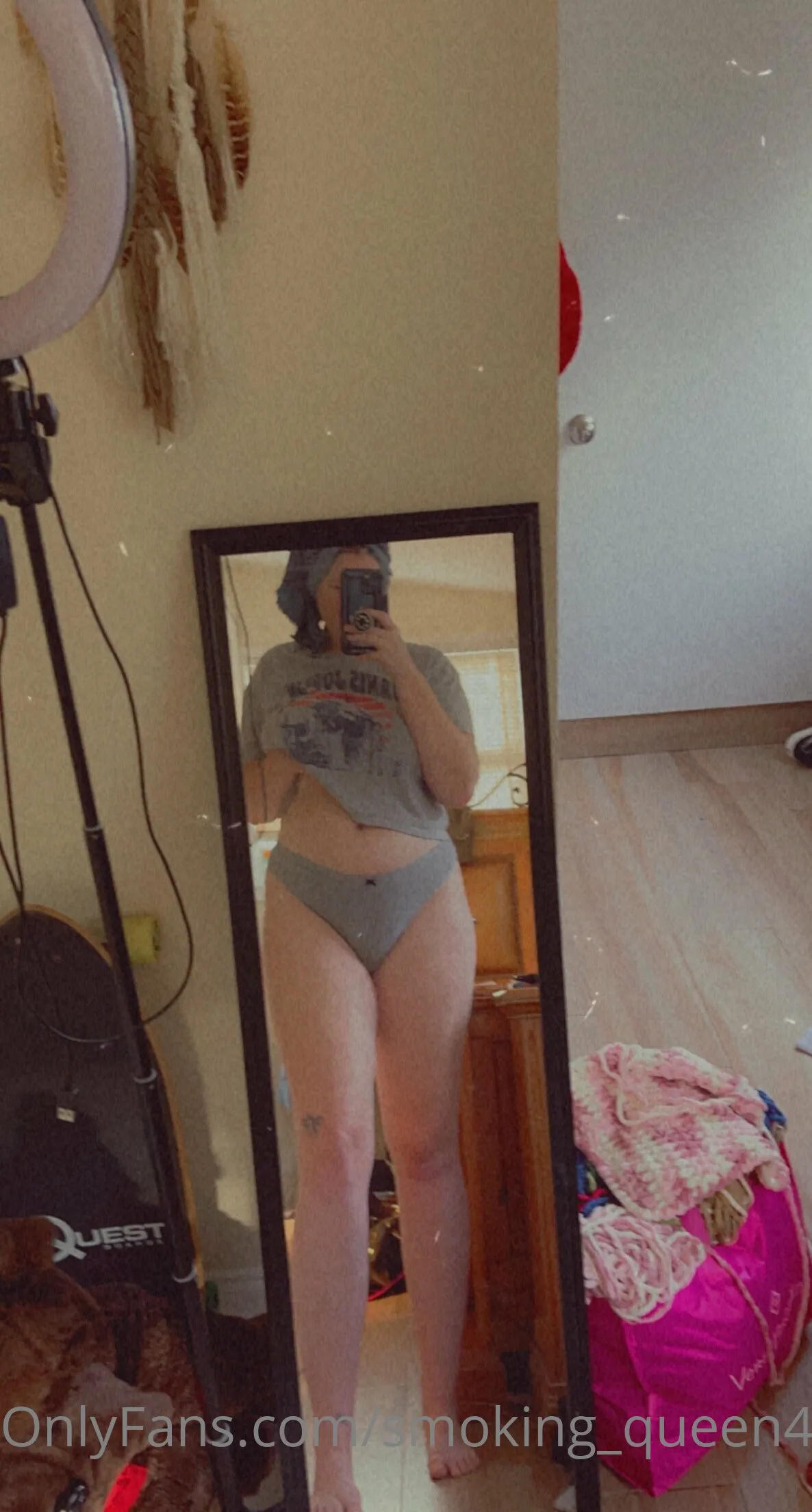 livi OnlyFans exclusive photo 16 - smoking_queen420 premium content