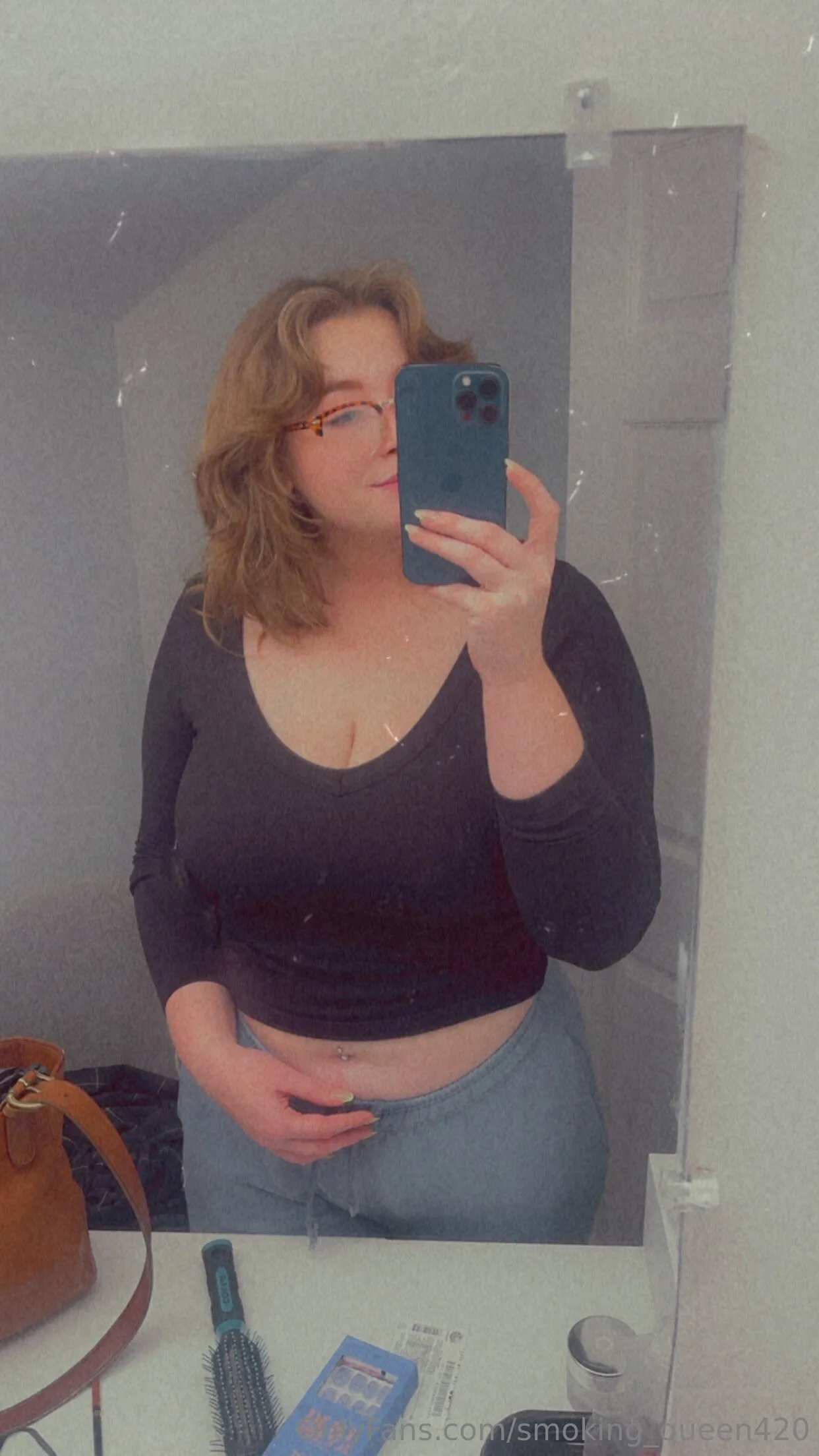 livi OnlyFans exclusive photo 5 - smoking_queen420 premium content