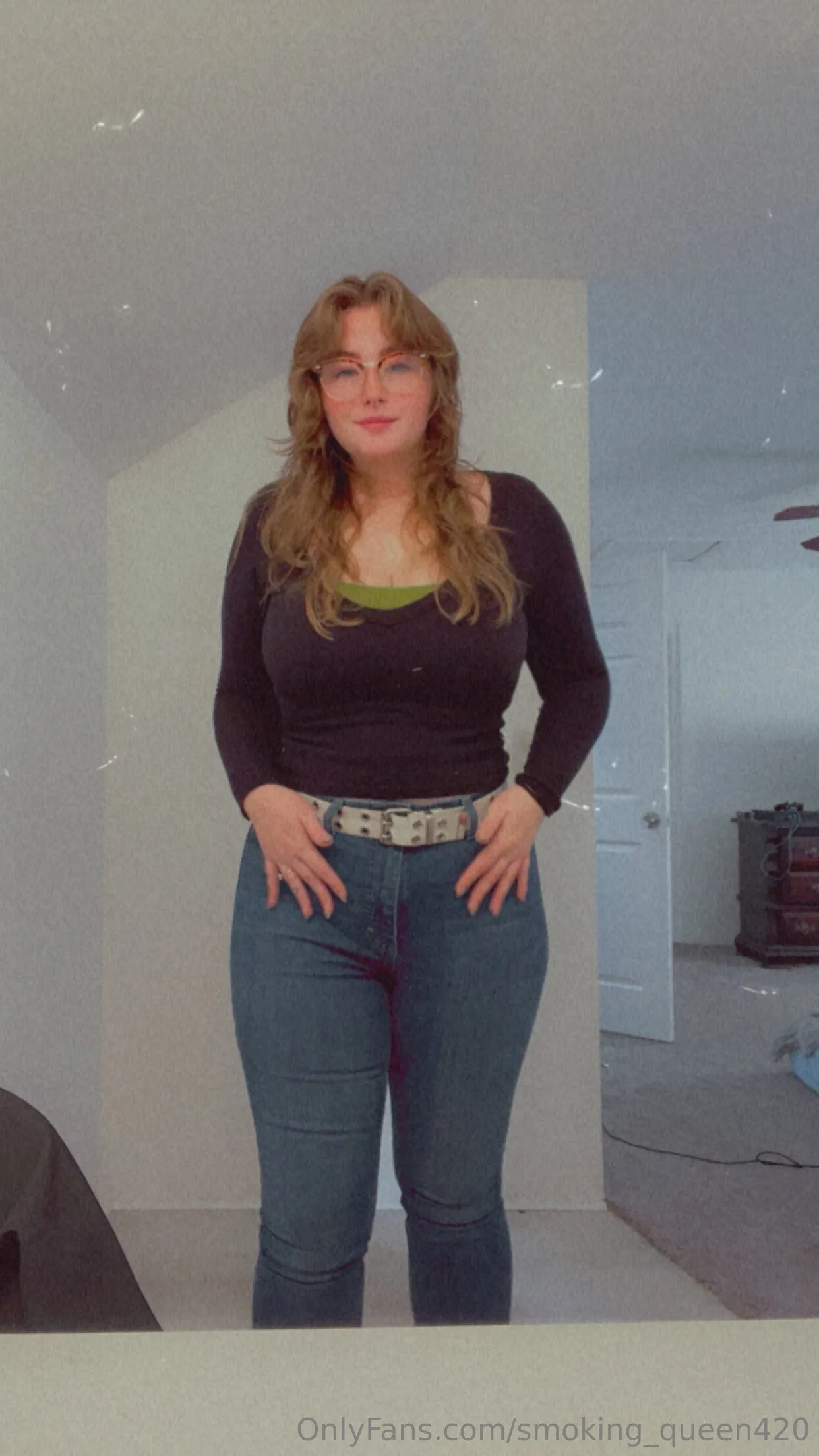 livi OnlyFans exclusive photo 1 - smoking_queen420 premium content