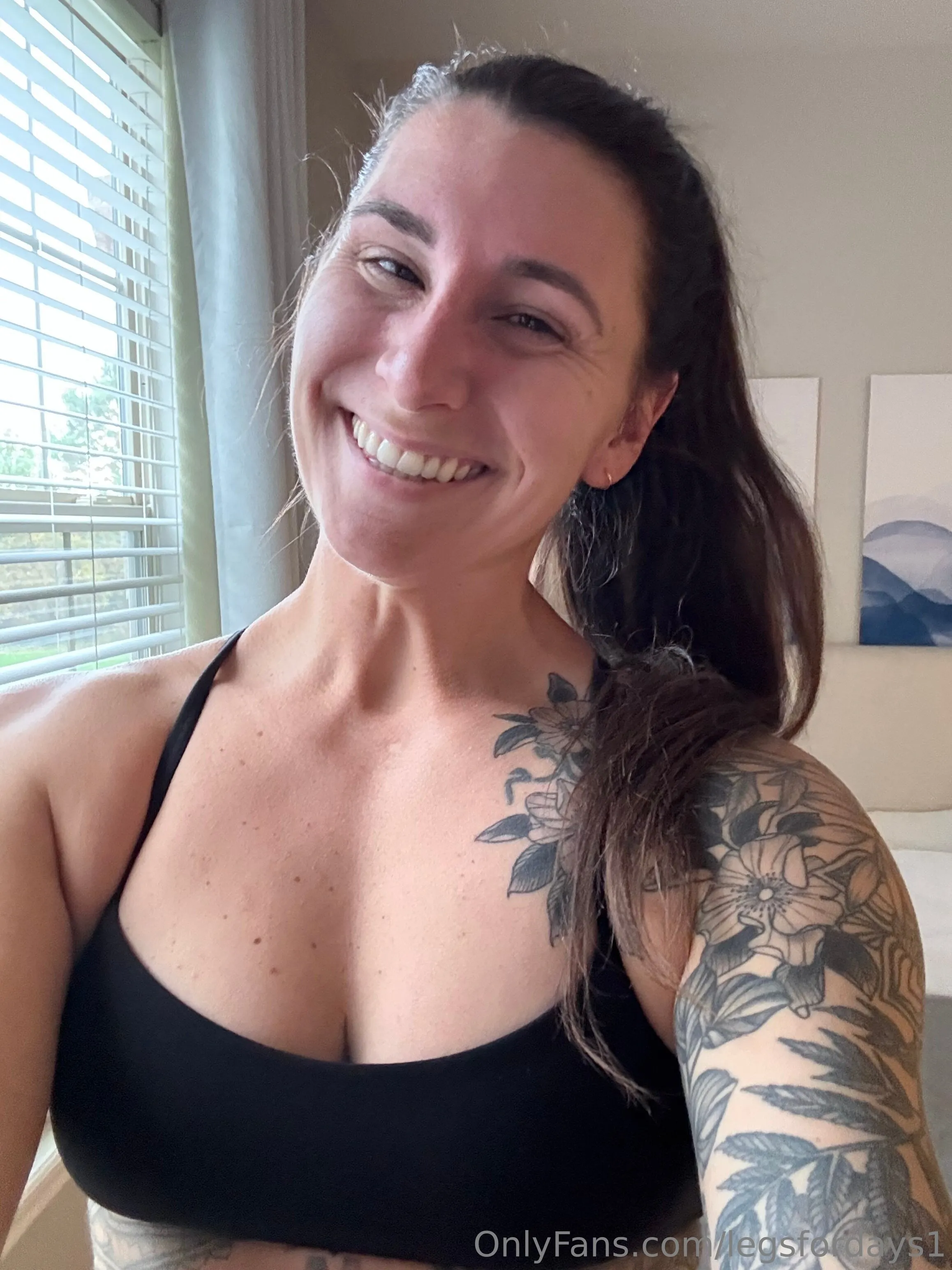 Lauren🏔️ OnlyFans exclusive photo 45 - legsfordays1 premium content