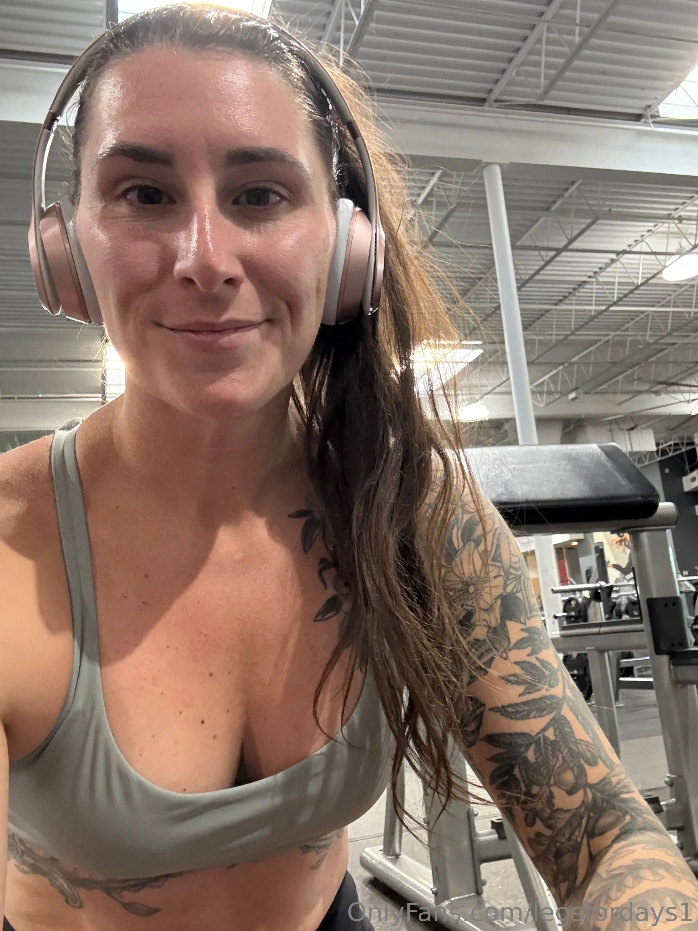 Lauren🏔️ OnlyFans exclusive photo 10 - legsfordays1 premium content