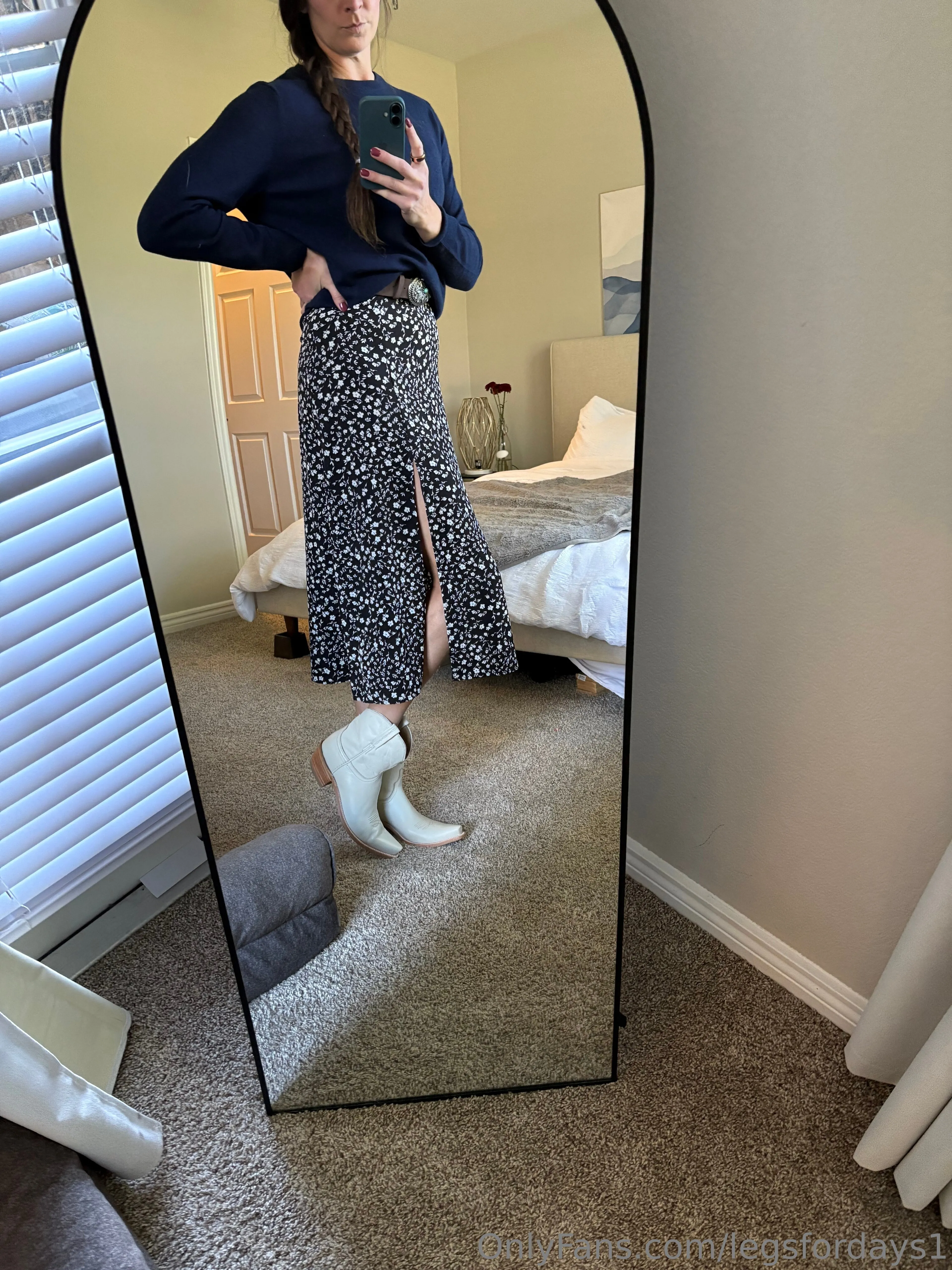 Lauren🏔️ OnlyFans exclusive photo 7 - legsfordays1 premium content