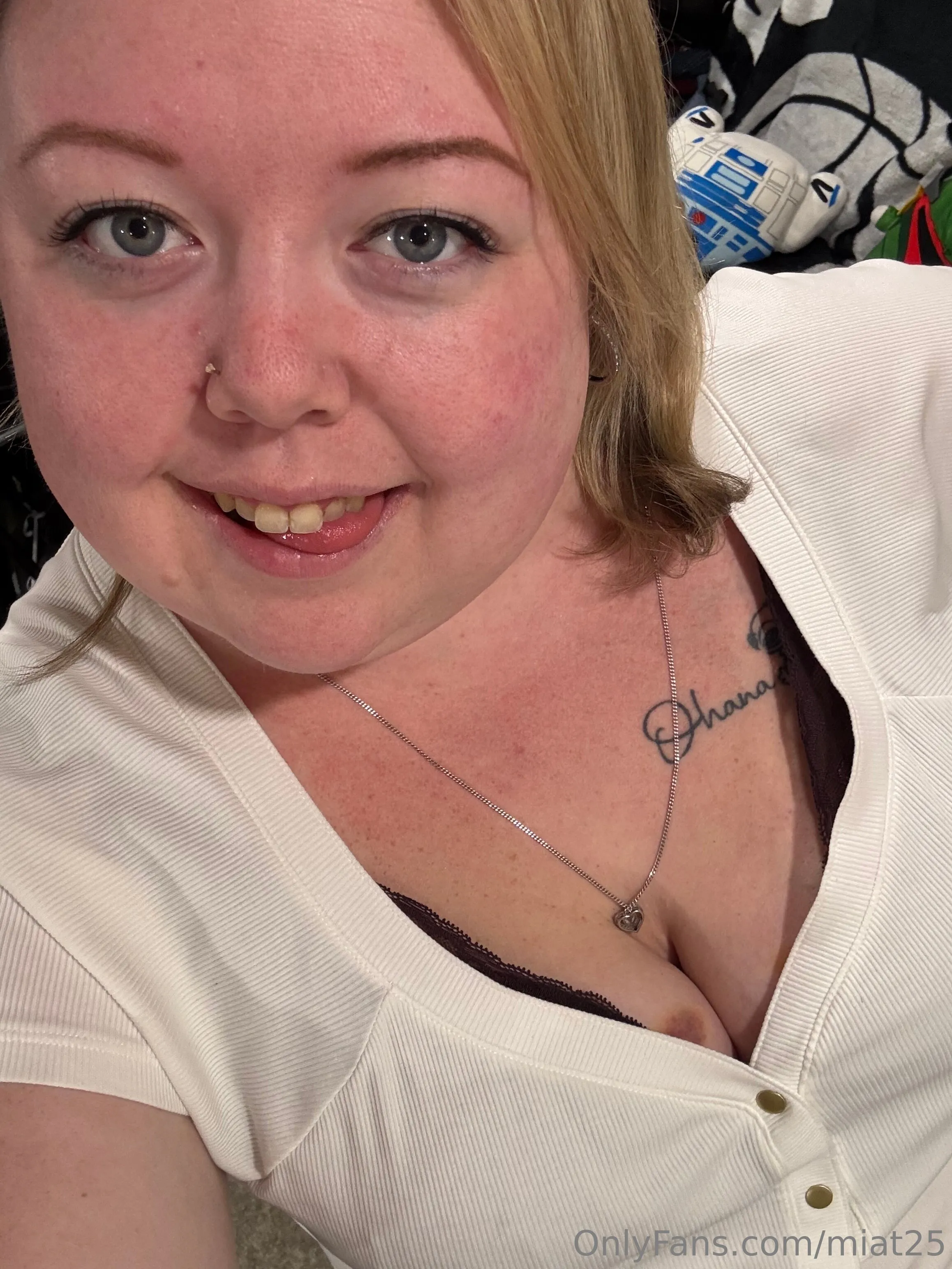 Mia OnlyFans exclusive photo 4 - miat25 premium content