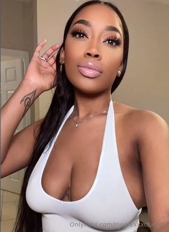 Anne Moore OnlyFans exclusive photo 18 - moorexxxclusive premium content