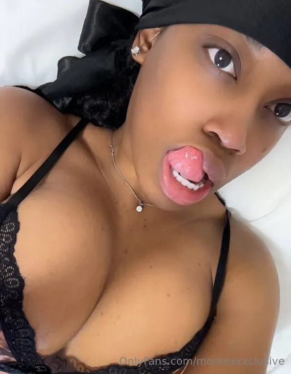 Anne Moore OnlyFans exclusive photo 14 - moorexxxclusive premium content