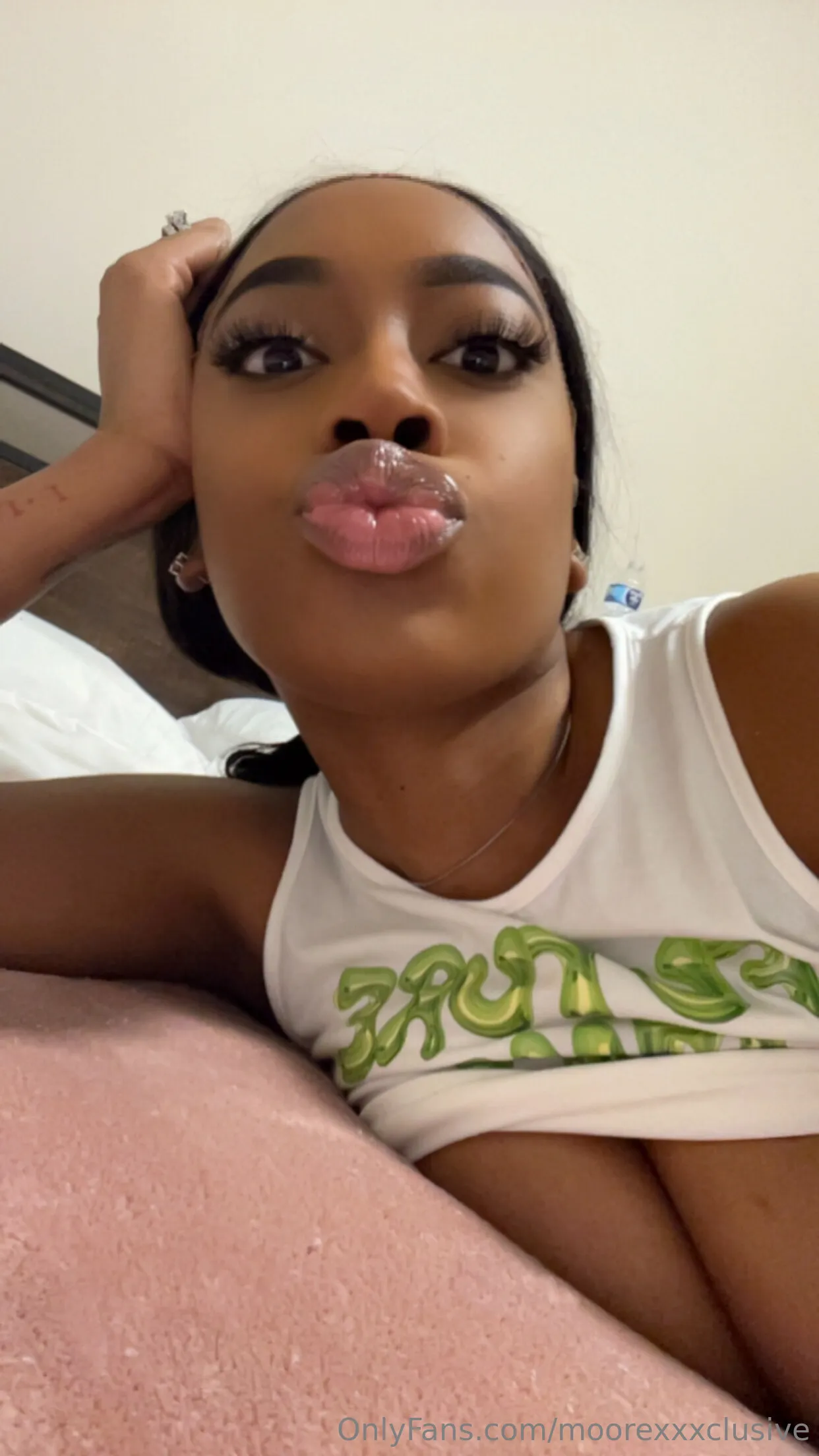 Anne Moore OnlyFans exclusive photo 8 - moorexxxclusive premium content