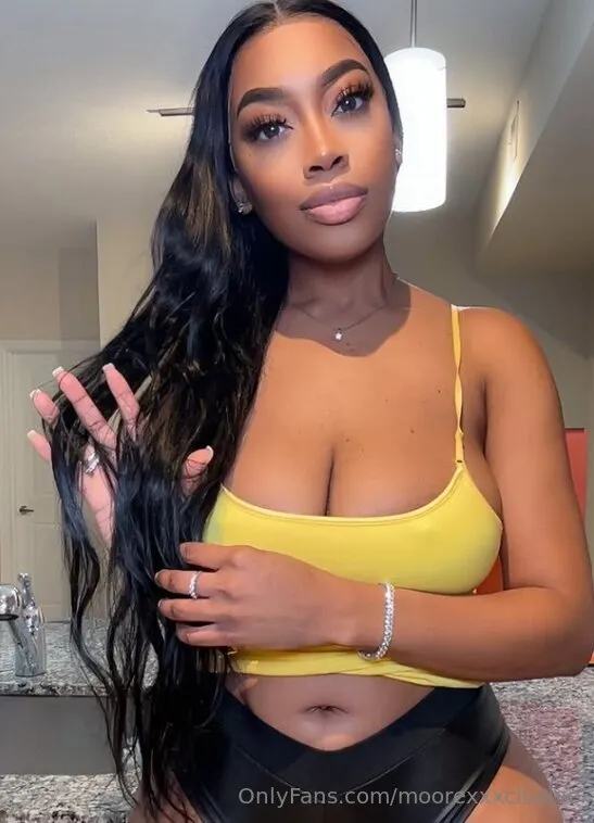 Anne Moore OnlyFans exclusive photo 2 - moorexxxclusive premium content