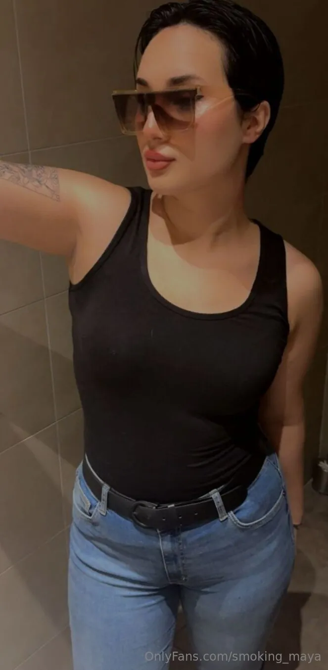 Smoking Maya OnlyFans exclusive photo 9 - smoking_maya premium content