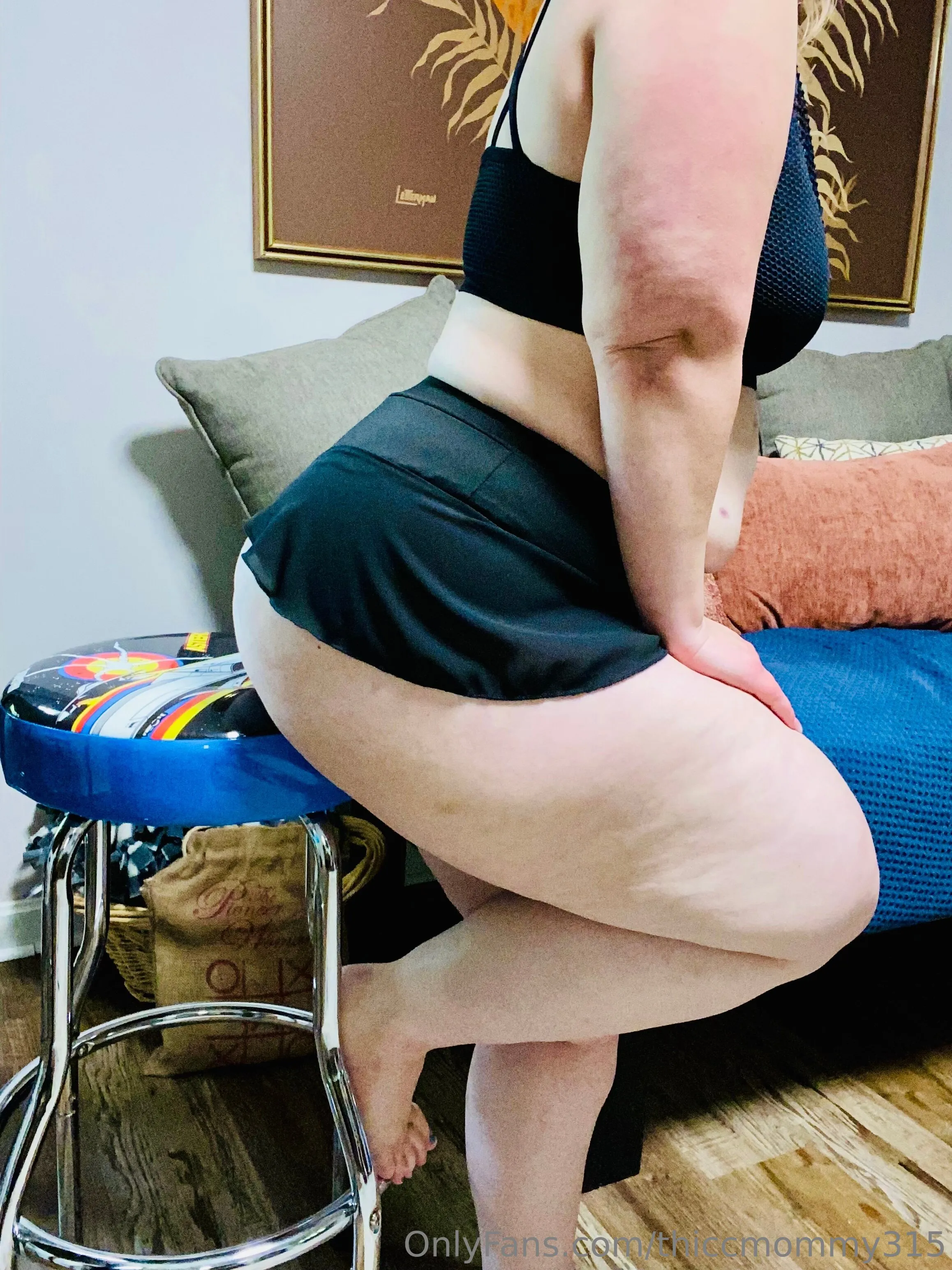 ThiccMommyWithABody’s Video Store OnlyFans exclusive photo 3 - thiccmommy315 premium content