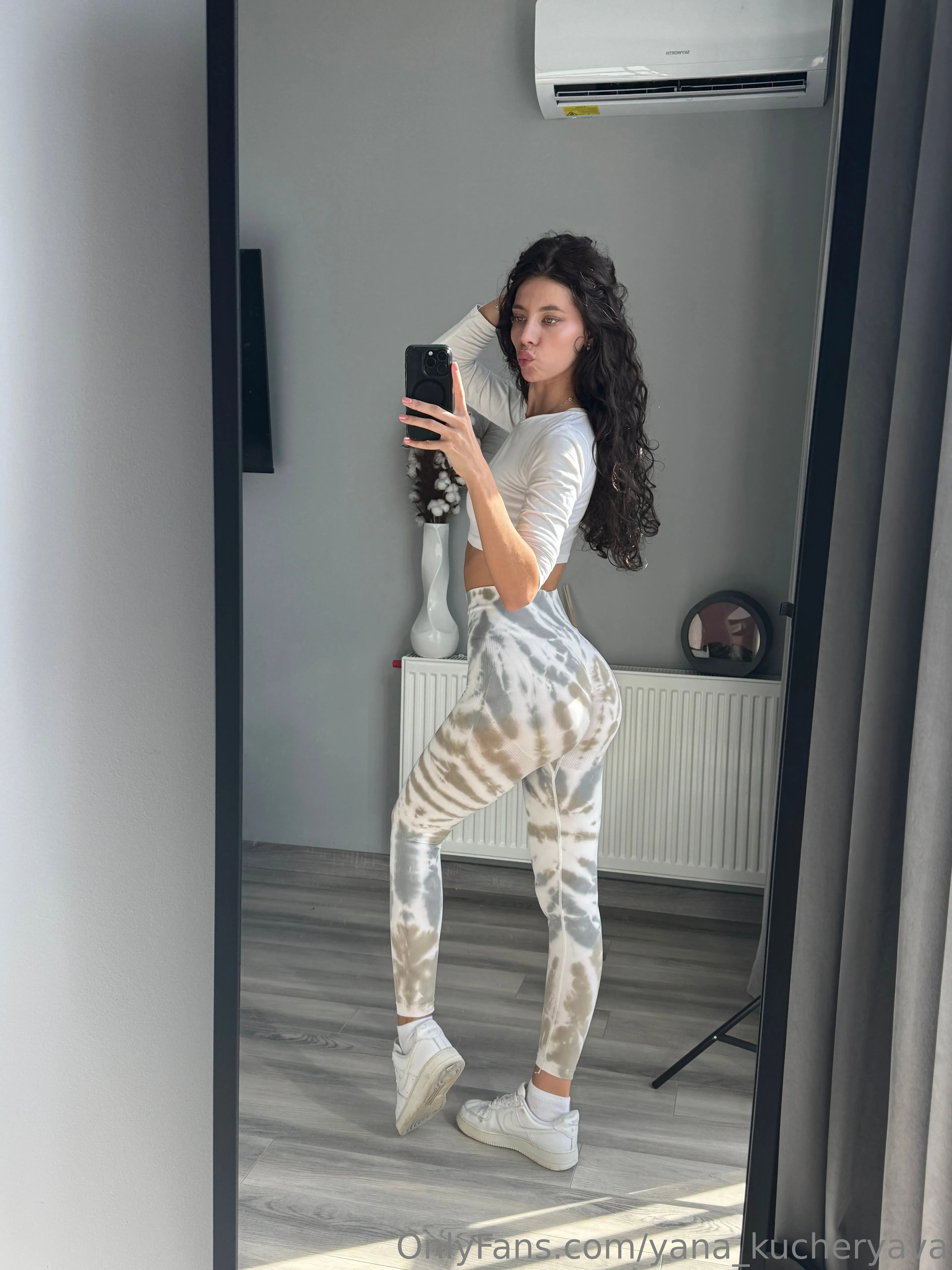 Yana Kucheryava OnlyFans exclusive photo 6 - yana_kucheryava premium content